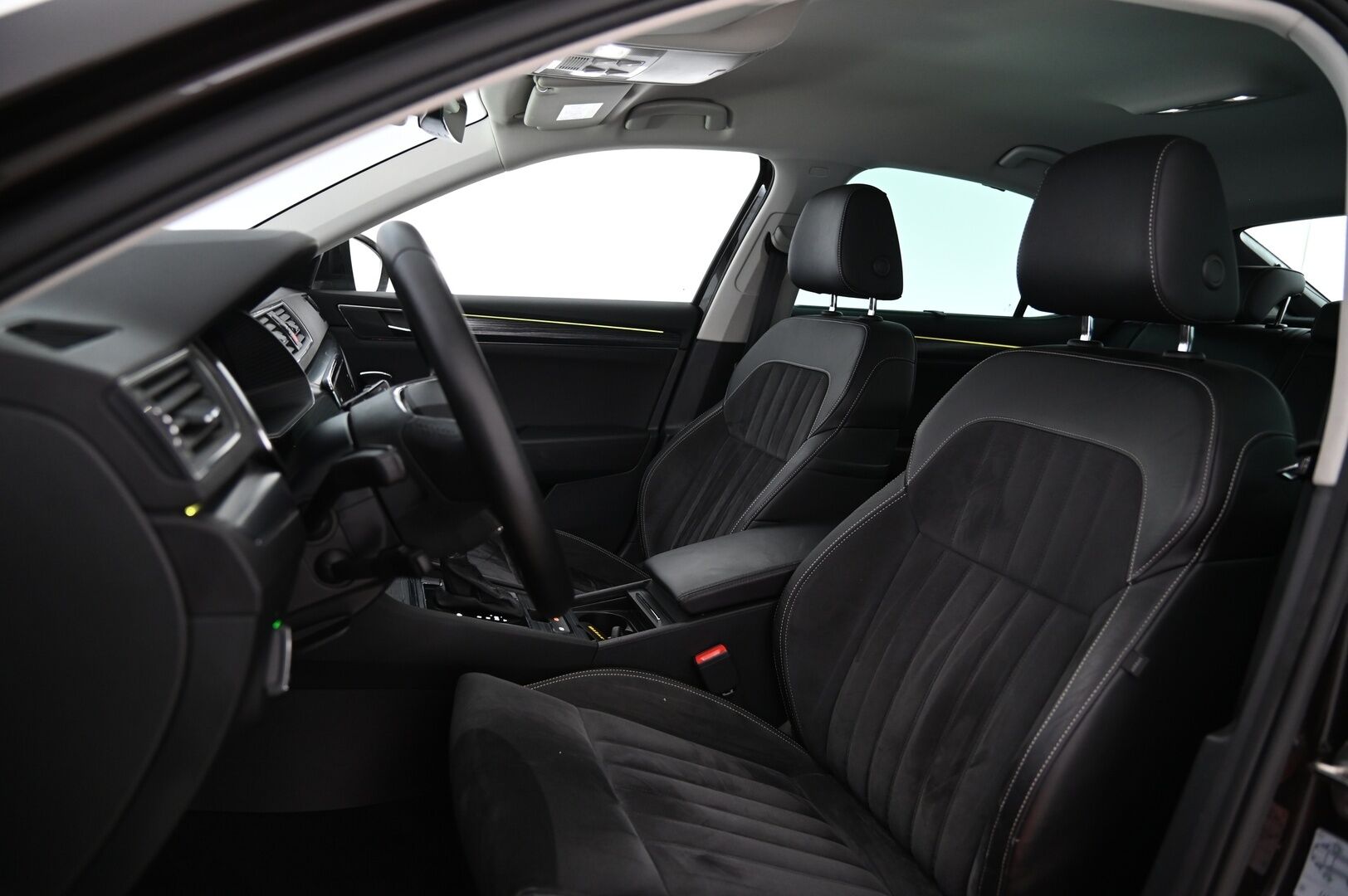 Skoda Superb 2021 1,4 TSI PHEV Style iV DSG Autom. / Canton / Adapt.Vakkari / Vetokoukku / - Juuri katsastettu / Navi / Nahkaverhoilu / Muistipenkit / Peruutuskamera / Matrix-ajovalot /