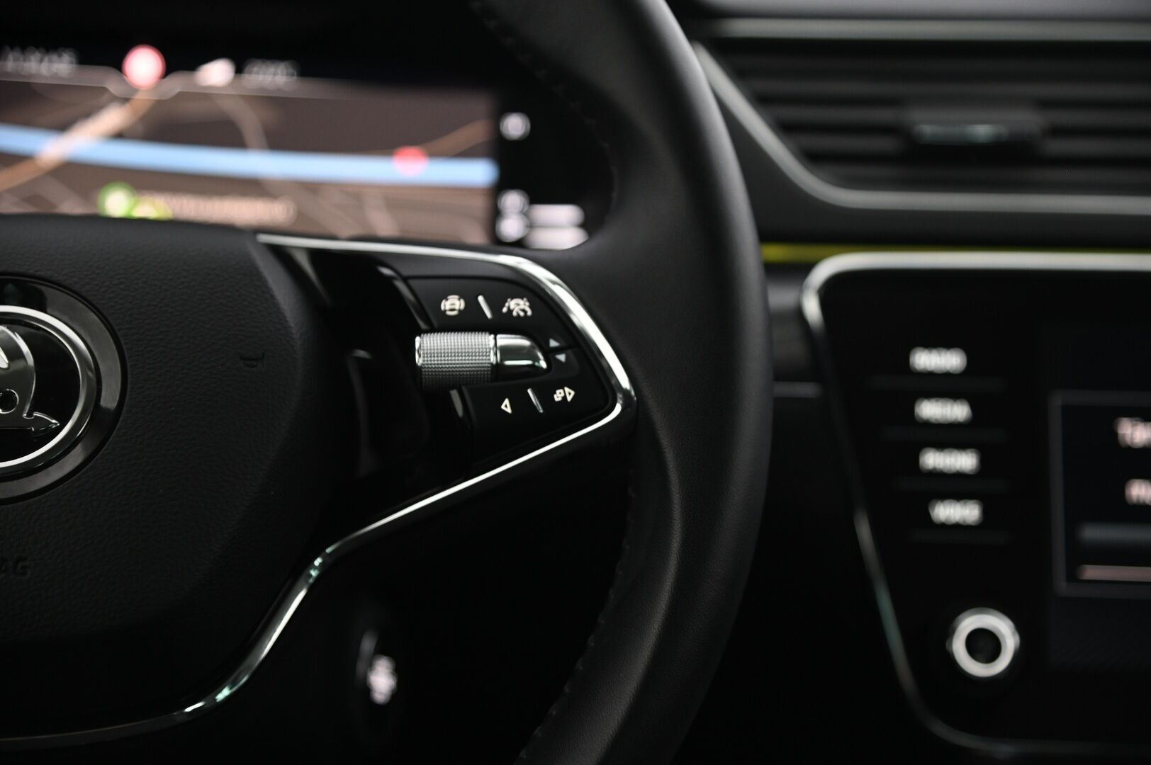 Skoda Superb 2021 1,4 TSI PHEV Style iV DSG Autom. / Canton / Adapt.Vakkari / Vetokoukku / - Navi / Nahkaverhoilu / Muistipenkit / Peruutuskamera / Matrix-ajovalot / 