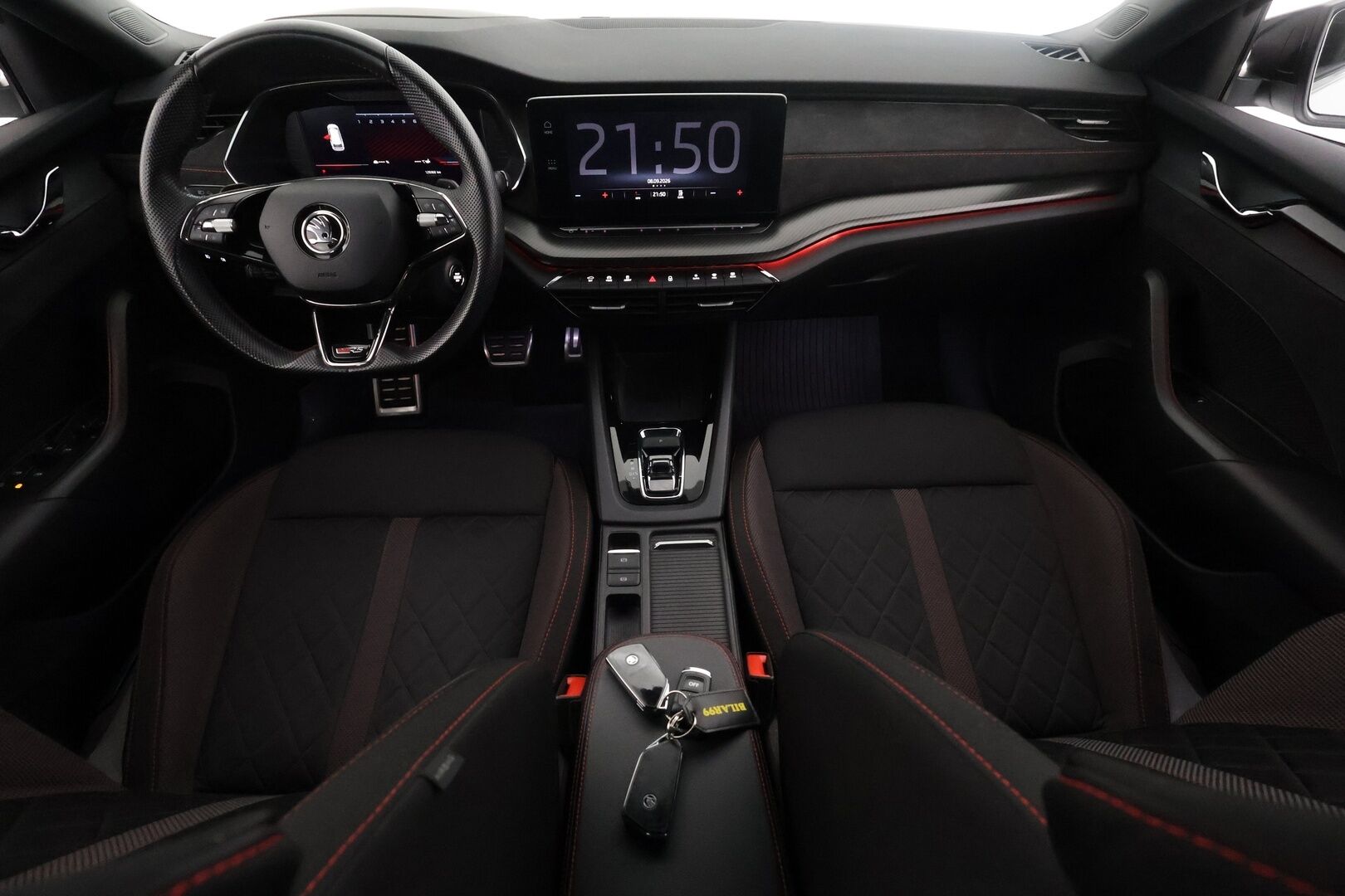 Skoda Octavia 2021 Combi 1,4 TSI PHEV RS iV DSG Autom. - | ACC | Webasto | Matrix-LED | P.Kamera | Ratinlämmitys | HUD | Navi | Keyless | Apple&Android | Suomi-auto | Kahdet Renkaat | Merkkihuollettu |