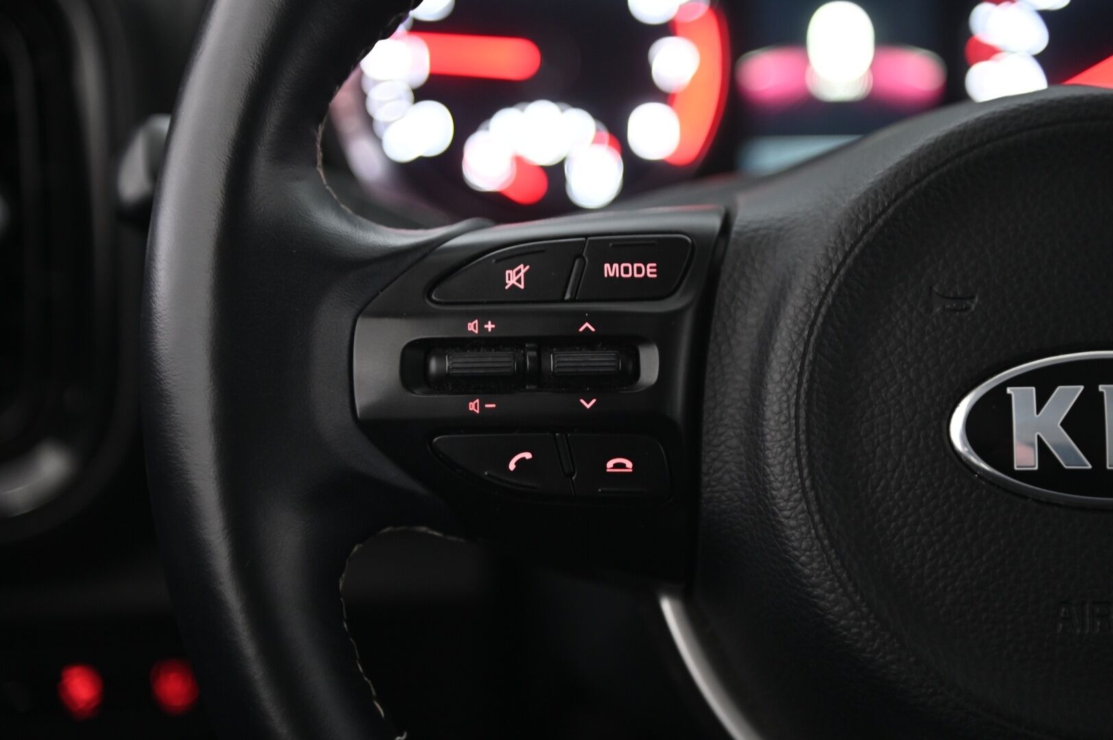 Kia Picanto 2021 1,0 LX 4P *Lohko sisäpistokkeella / Ratinlämmitys / Ilmastointi* - *Suomi-auto / juuri tullut*