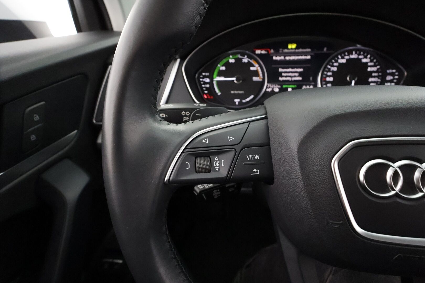 Audi Q5 2021 55 TFSI e quattro S tronic S-line * ACC / Matrix LED / P.kamera / Ilma-alusta / Keyless / Navi * - Koti & kauppalaturi / 1.Om suomi-auto / Kahdet renkaat