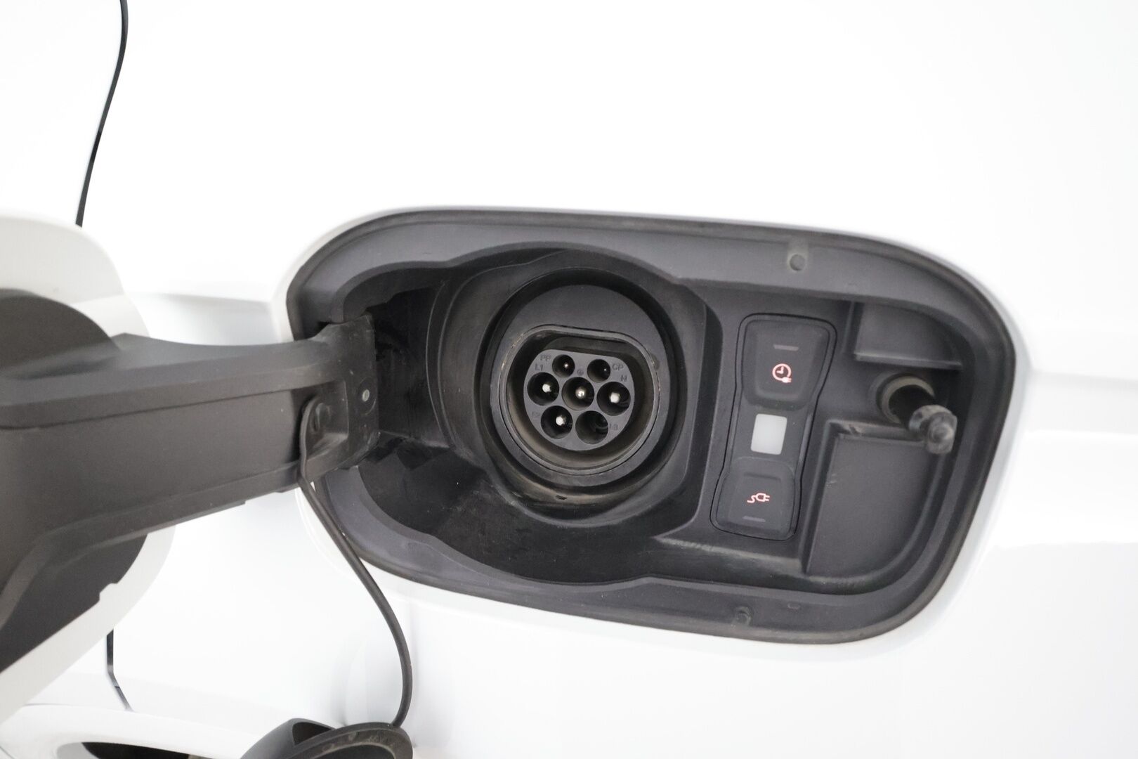 Audi Q5 2020 55 TFSI e quattro S tronic S-line * ACC / Matrix LED / P.kamera / Ilma-alusta / Keyless / Navi / Vetokoukku * - Koti & kauppalaturi / 1.Om suomi-auto / Kahdet renkaat