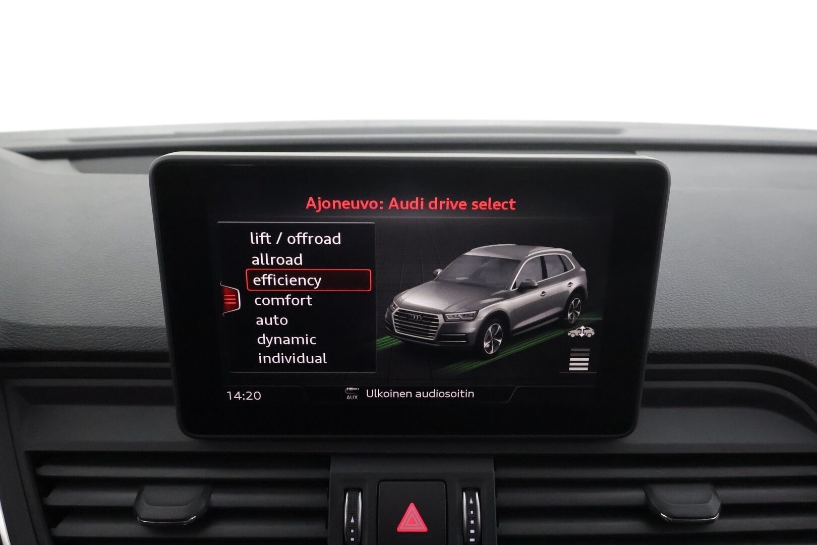 Audi Q5 2020 55 TFSI e quattro S tronic S-line * ACC / Matrix LED / P.kamera / Ilma-alusta / Keyless / Navi / Vetokoukku * - Koti & kauppalaturi / 1.Om suomi-auto / Kahdet renkaat