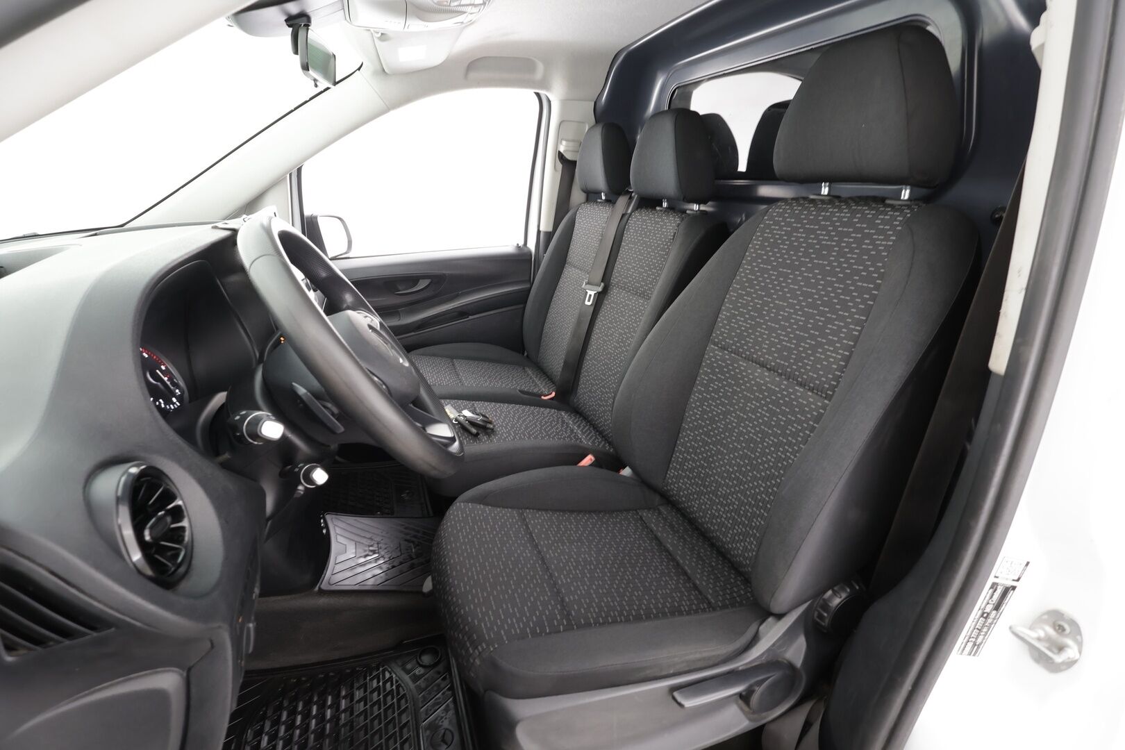 Mercedes-Benz Vito 2021 114CDI 4x4-3,05/32K keskipitkä A2 A - | ALV | 1.om Suomi-auto | Webasto | Vakionopeudensäädin | Vetokoukku | P. Kamera | Navi |