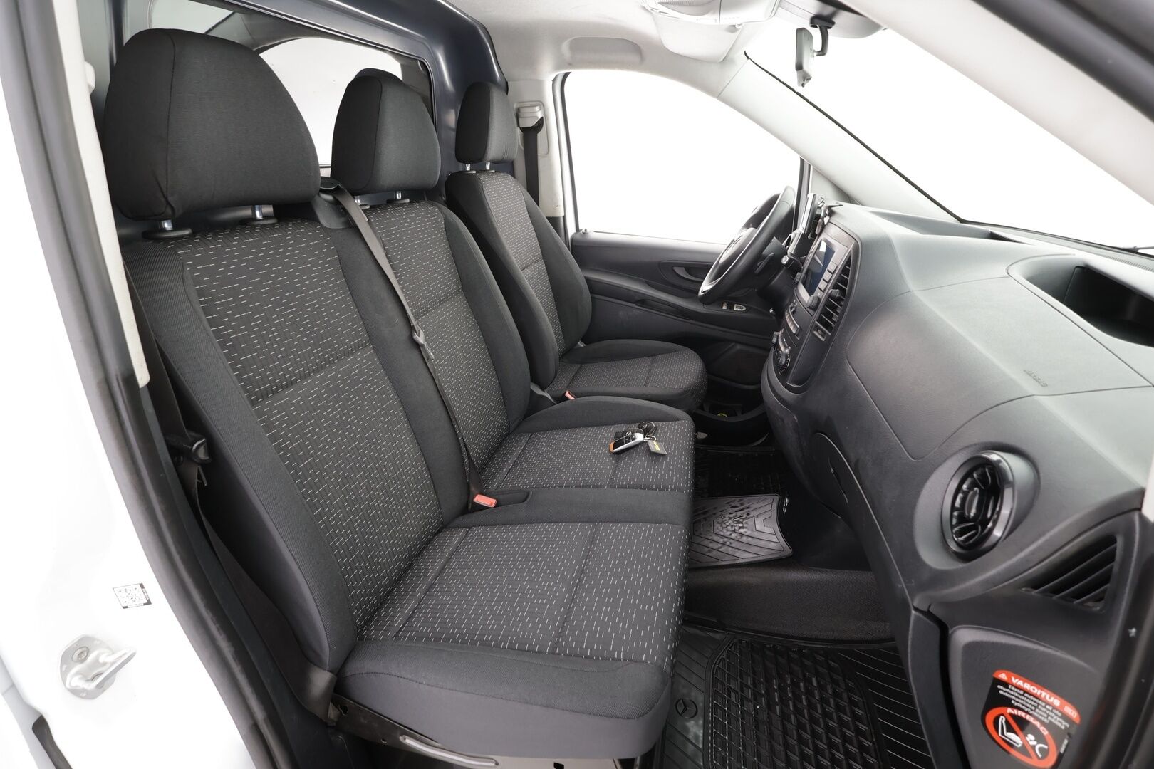 Mercedes-Benz Vito 2021 114CDI 4x4-3,05/32K keskipitkä A2 A - | ALV | 1.om Suomi-auto | Webasto | Vakionopeudensäädin | Vetokoukku | P. Kamera | Navi |