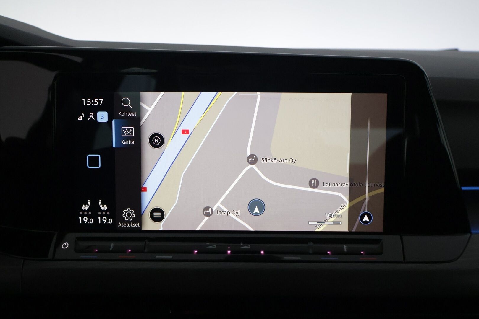 Volkswagen Golf 2021 First Edition Style 1,5 eTSI 110 kW (MHEV) * Webasto /  Adapt.vakkari / Matrix / Kamera / Metalliväri / Digimittaristo * - Kahdet renkaat / Suomi- Auto / Merkkiliikkeen huoltokirja