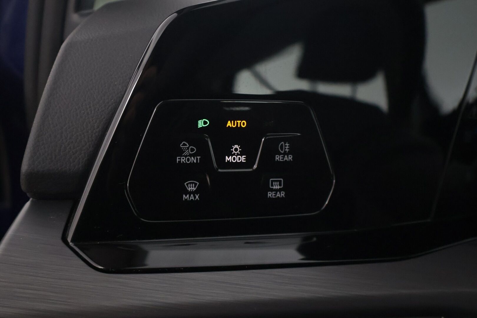 Volkswagen Golf 2021 First Edition Style 1,5 eTSI 110 kW (MHEV) * Webasto /  Adapt.vakkari / Matrix / Kamera / Metalliväri / Digimittaristo * - Kahdet renkaat / Suomi- Auto / Merkkiliikkeen huoltokirja