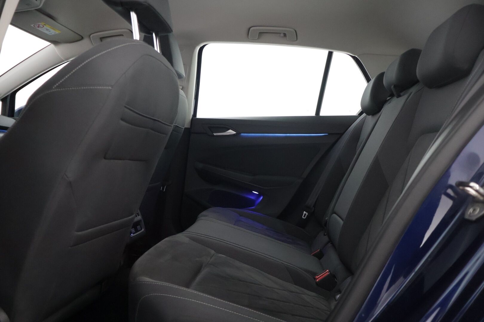 Volkswagen Golf 2021 First Edition Style 1,5 eTSI 110 kW (MHEV) * Webasto /  Adapt.vakkari / Matrix / Kamera / Metalliväri / Digimittaristo * - Kahdet renkaat / Suomi- Auto / Merkkiliikkeen huoltokirja