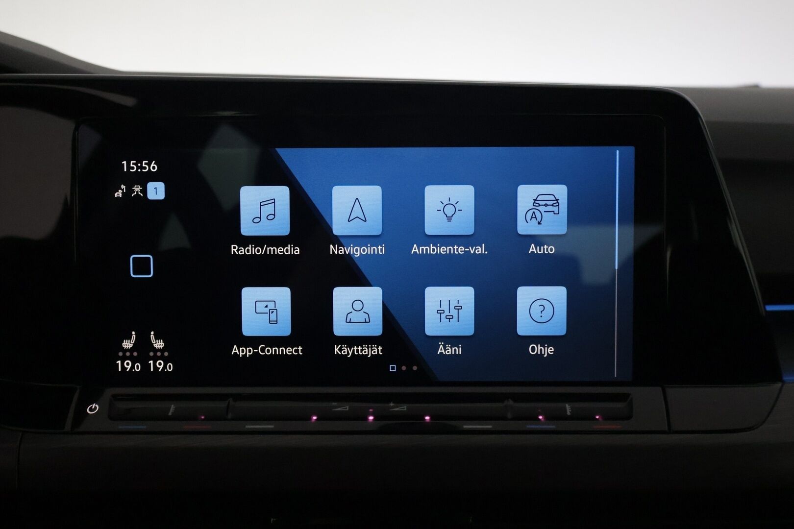 Volkswagen Golf 2021 First Edition Style 1,5 eTSI 110 kW (MHEV) * Webasto /  Adapt.vakkari / Matrix / Kamera / Metalliväri / Digimittaristo * - Kahdet renkaat / Suomi- Auto / Merkkiliikkeen huoltokirja