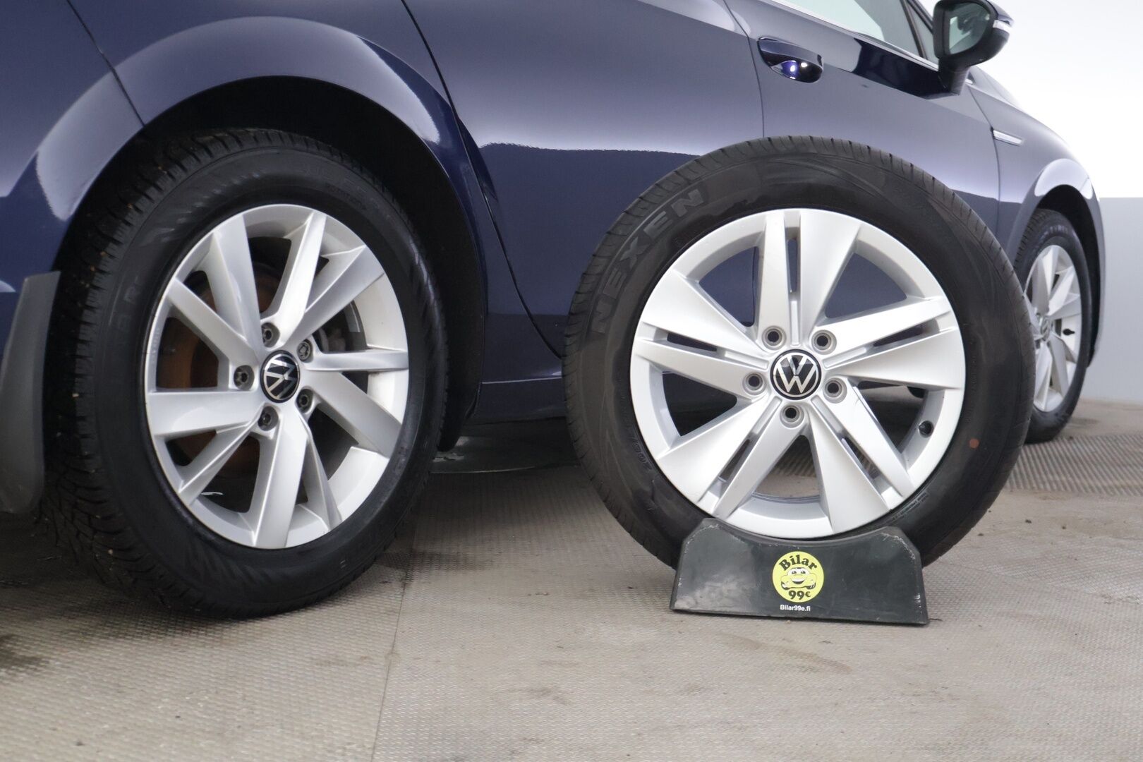 Volkswagen Golf 2021 First Edition Style 1,5 eTSI 110 kW (MHEV) * Webasto /  Adapt.vakkari / Matrix / Kamera / Metalliväri / Digimittaristo * - Kahdet renkaat / Suomi- Auto / Merkkiliikkeen huoltokirja