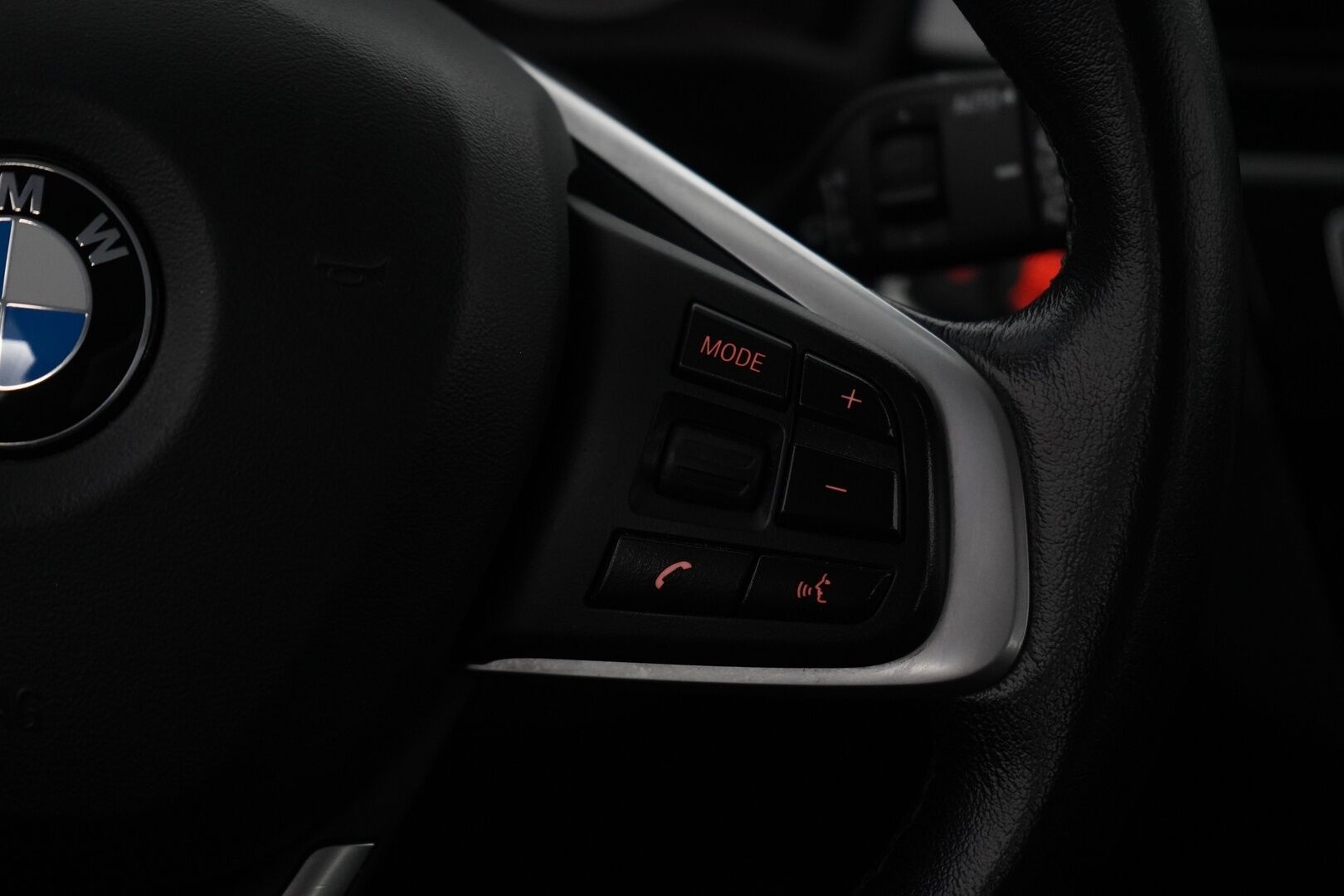 BMW X1 2016 sDrive18d A Business *Tutkat / Sporttipenkit / Vakionopeudensäädin / Navi* - NYT POIKKEUSHINTAAN!! / Juuri huollettu & katsastettu / BMW:N vanteet alla! / Alletaittuva koukku! - HULLUT AVAJAISHULINAT KORKOTARJOUS 3,29 %