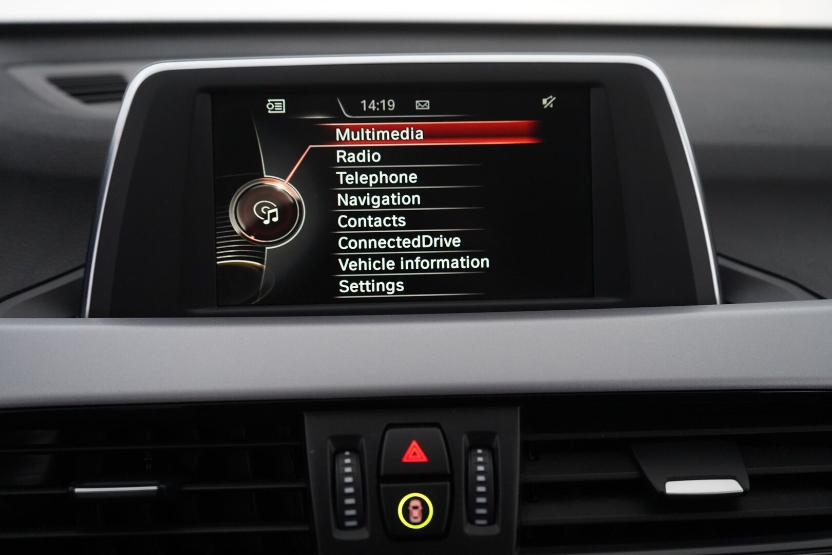 BMW X1 2016 sDrive18d A Business *Tutkat / Sporttipenkit / Vakionopeudensäädin / Navi* - KATSO POIKKEUSHINTA! / Juuri huollettu & katsastettu / BMW:N vanteet alla! / Alletaittuva koukku! - HULLUT AVAJAISHULINAT KORKOTARJOUS 3,29 %