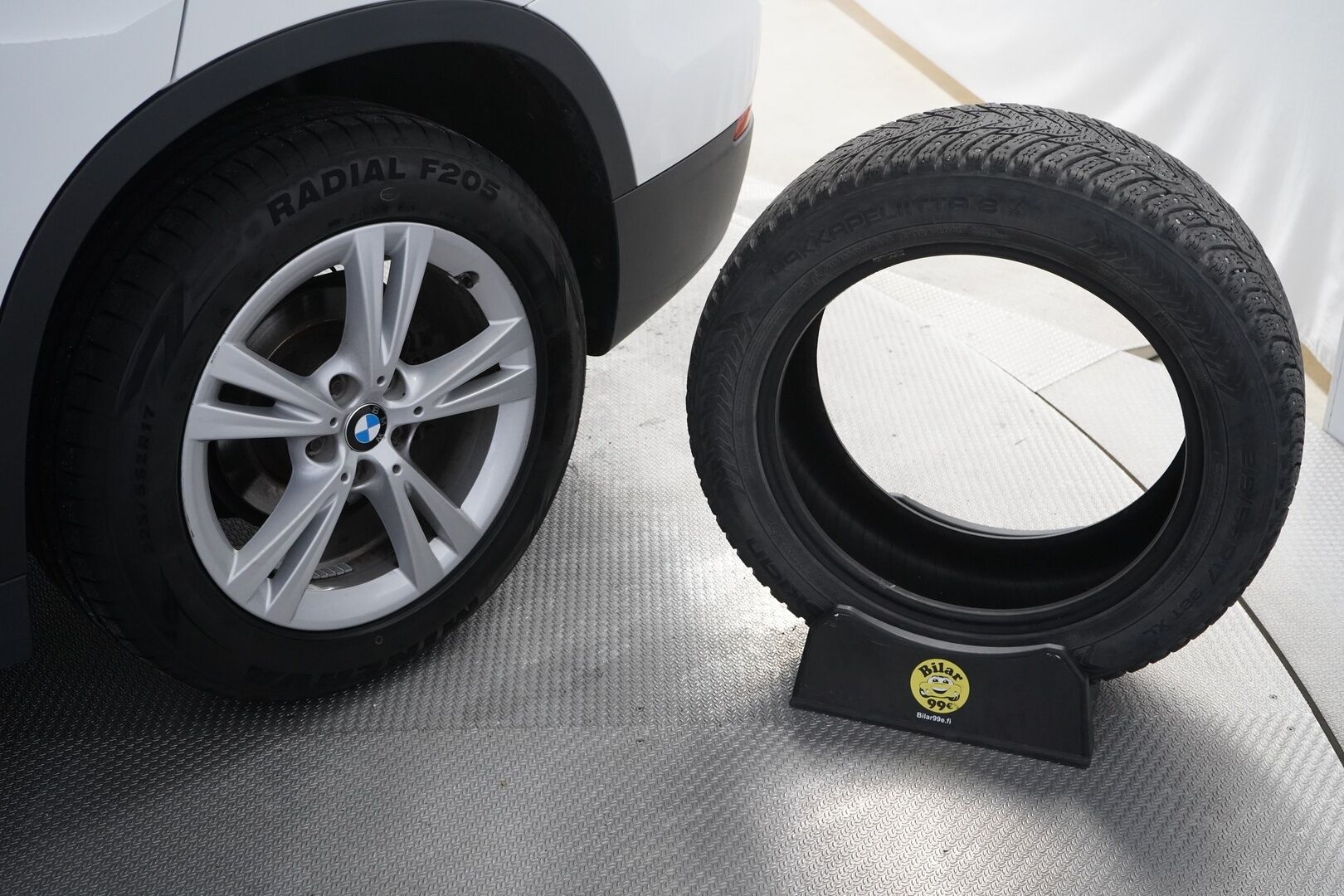 BMW X1 2016 sDrive18d A Business *Tutkat / Sporttipenkit / Vakionopeudensäädin / Navi* - KATSO POIKKEUSHINTA! / Juuri huollettu & katsastettu / BMW:N vanteet alla! / Alletaittuva koukku! - HULLUT AVAJAISHULINAT KORKOTARJOUS 3,29 %