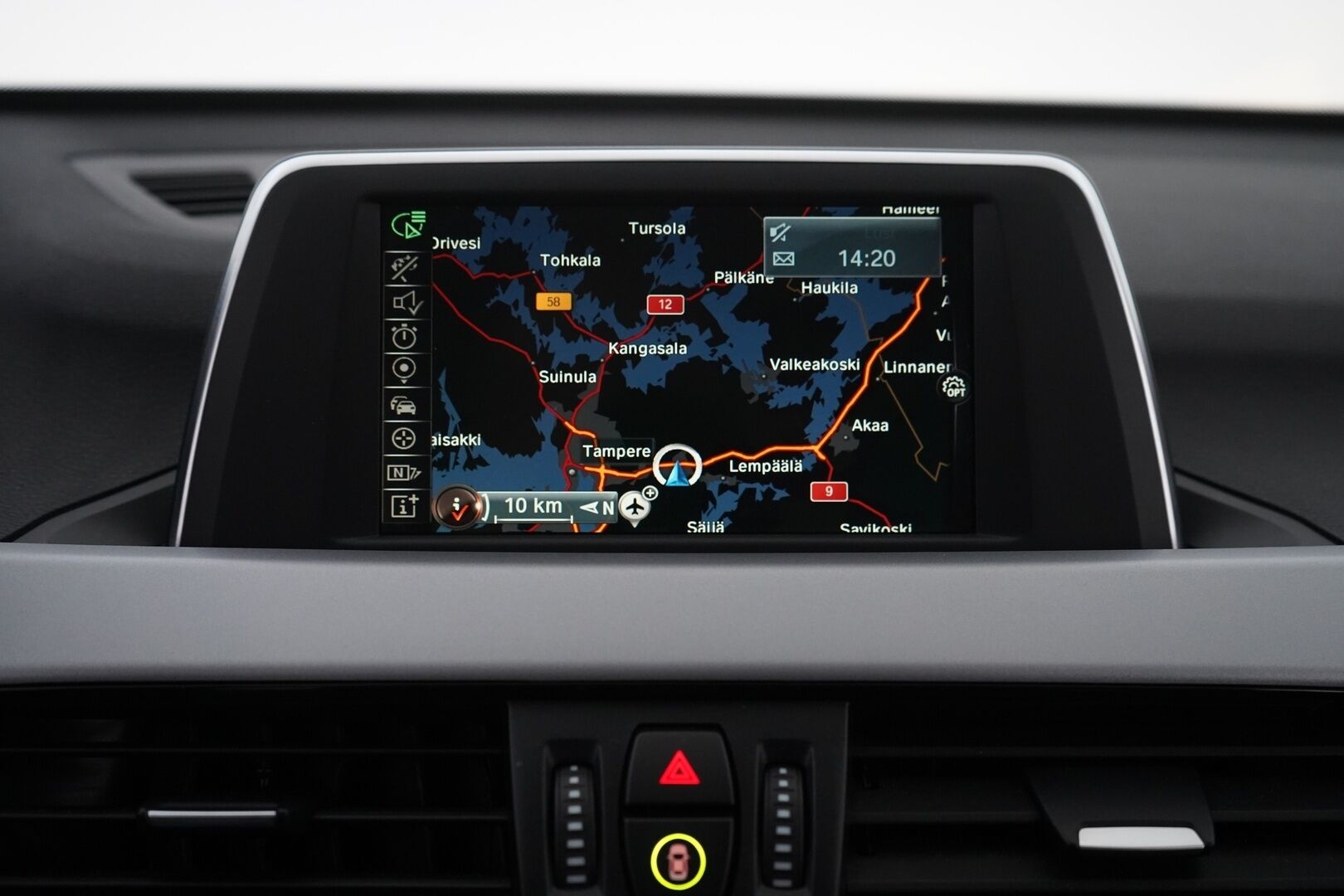 BMW X1 2016 sDrive18d A Business *Tutkat / Sporttipenkit / Vakionopeudensäädin / Navi* - KATSO POIKKEUSHINTA! / Juuri huollettu & katsastettu / BMW:N vanteet alla! / Alletaittuva koukku! - HULLUT AVAJAISHULINAT KORKOTARJOUS 3,29 %