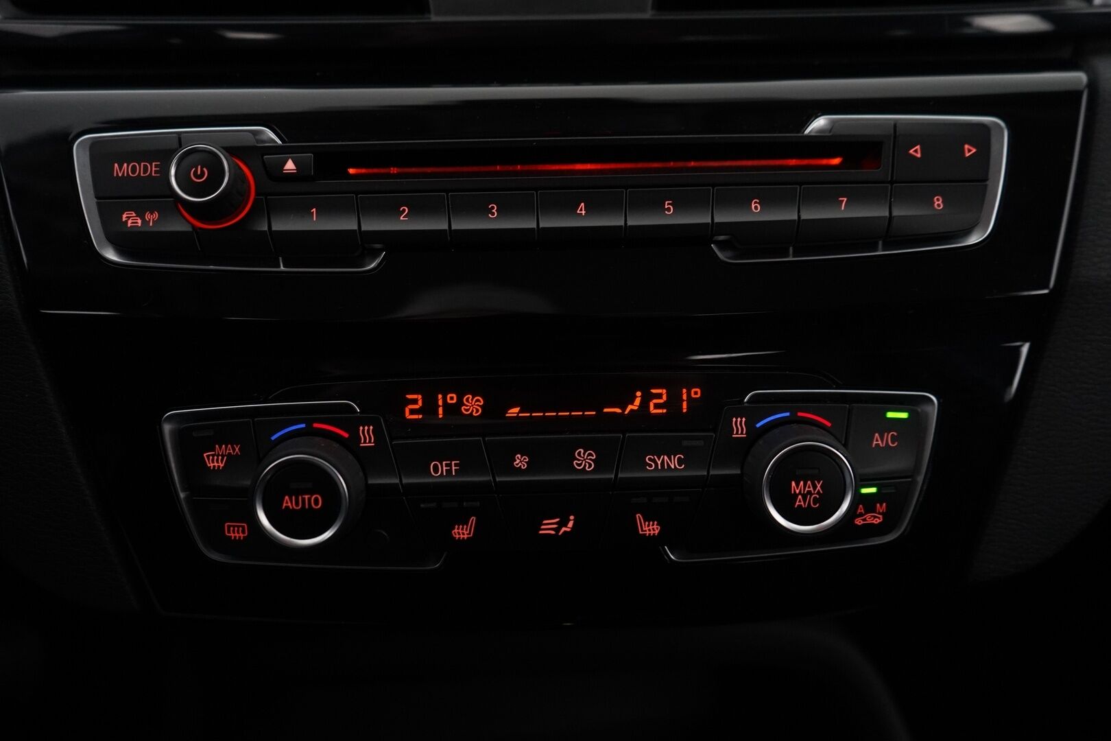 BMW X1 2016 sDrive18d A Business *Tutkat / Sporttipenkit / Vakionopeudensäädin / Navi* - KATSO POIKKEUSHINTA! / Juuri huollettu & katsastettu / BMW:N vanteet alla! / Alletaittuva koukku! - HULLUT AVAJAISHULINAT KORKOTARJOUS 3,29 %