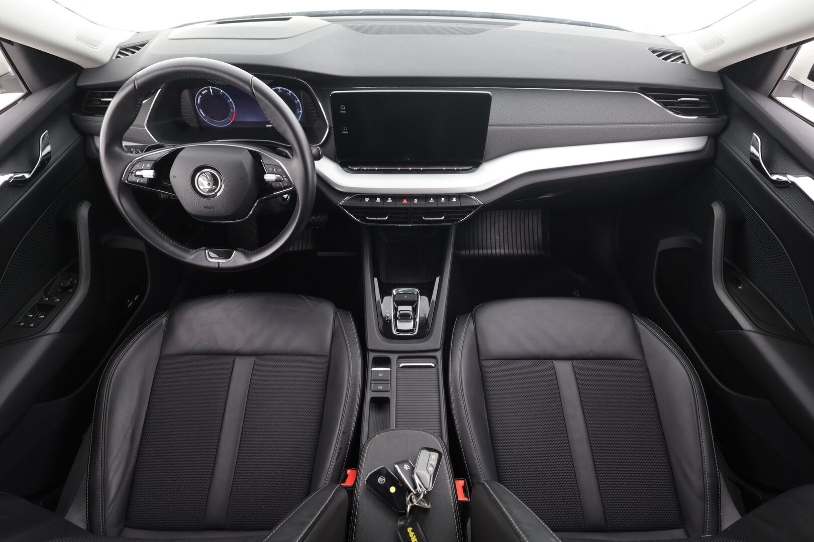 Skoda Octavia 2021 Combi 1,4 TSI PHEV Style iV DSG * Webasto / HUD / Matrix LED / Adapt.Vakkari / Peruutuskamera / Muistipenkki / Apple&Android - 1OM Suomiauto / Merkkihuollettu / Kahdet renkaat / Koti & kauppalaturi