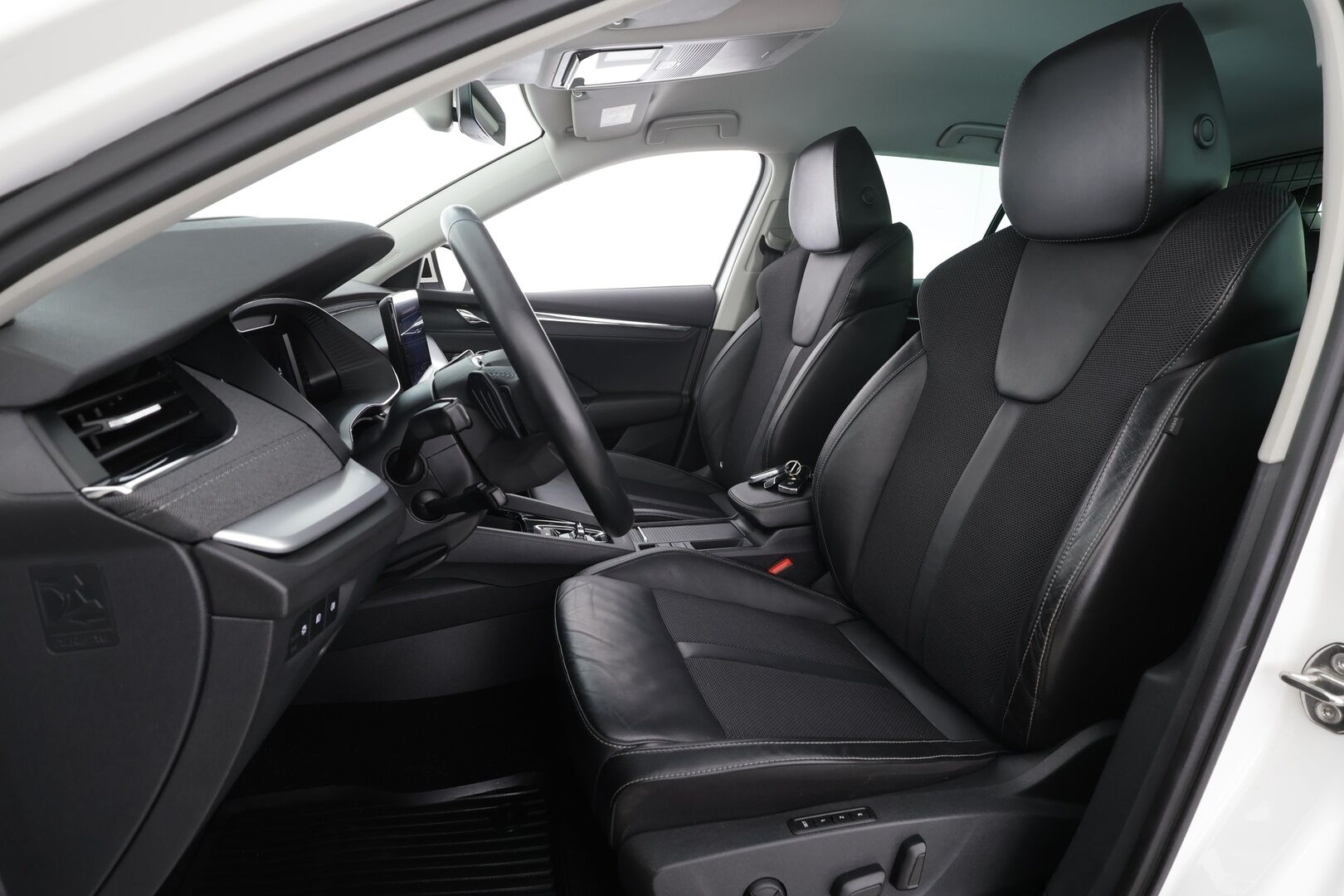 Skoda Octavia 2021 Combi 1,4 TSI PHEV Style iV DSG * Webasto / HUD / Matrix LED / Adapt.Vakkari / Peruutuskamera / Muistipenkki / Apple&Android - 1OM Suomiauto / Merkkihuollettu / Kahdet renkaat / Koti & kauppalaturi