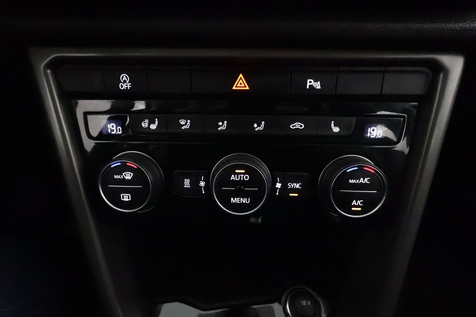 Volkswagen T-Roc 2021 Style 1,5 TSI EVO 110 kW (150 hv) DSG-automaatti - 1Om Suomiauto / Webasto / Adapt.Vakkari / LED / Ratinlämmitys / AppConnect / Juuri tullut Tampereelle!