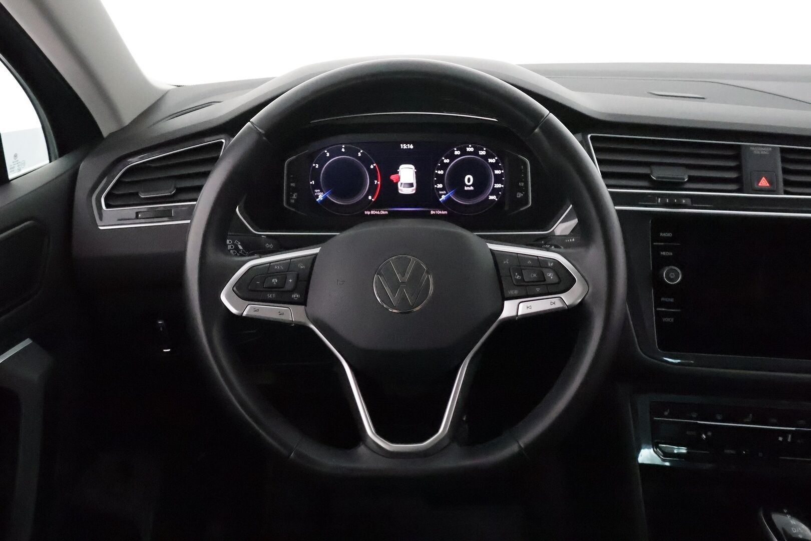 Volkswagen Tiguan 2021 Style 1,5 TSI 110 kW DSG *ACC / Webasto / P.kamera / IQ.Light / Digimittaristo / Hierovat penkit* - Suomi-auto / Kahdet renkaat aluvanteilla 