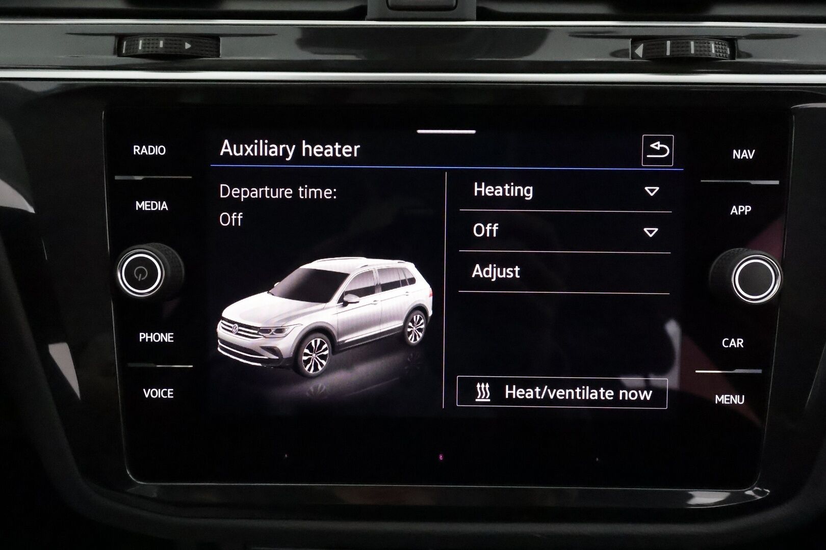 Volkswagen Tiguan 2021 Style 1,5 TSI 110 kW DSG *ACC / Webasto / P.kamera / IQ.Light / Digimittaristo / Hierovat penkit* - Suomi-auto / Kahdet renkaat aluvanteilla 
