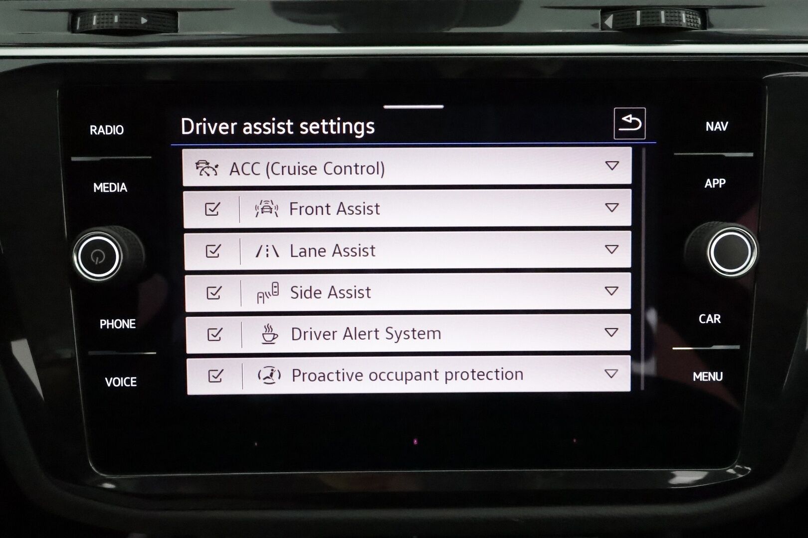 Volkswagen Tiguan 2021 Style 1,5 TSI 110 kW DSG *ACC / Webasto / P.kamera / IQ.Light / Digimittaristo / Hierovat penkit* - Suomi-auto / Kahdet renkaat aluvanteilla 