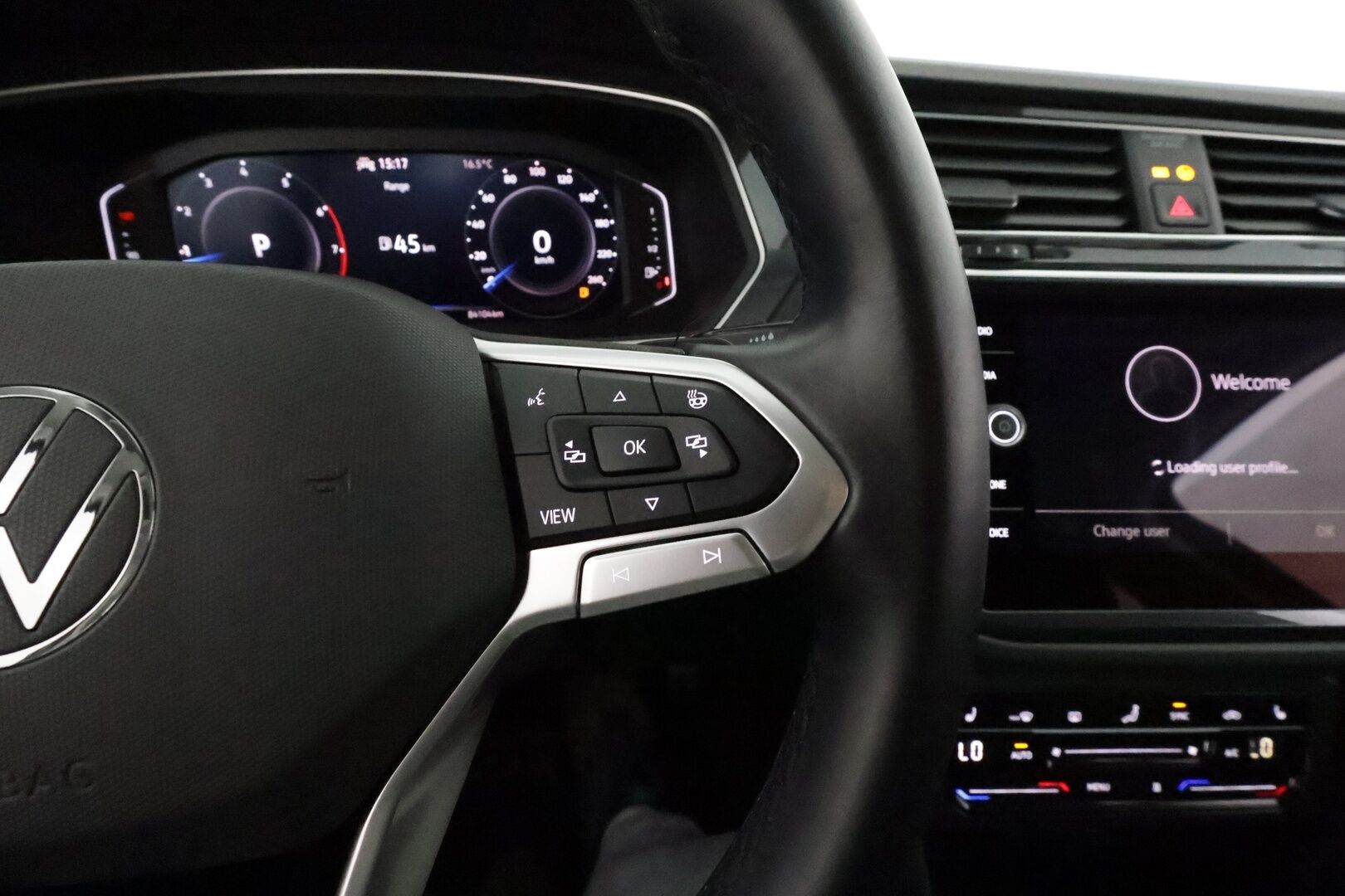 Volkswagen Tiguan 2021 Style 1,5 TSI 110 kW DSG *ACC / Webasto / P.kamera / IQ.Light / Digimittaristo / Hierovat penkit* - Suomi-auto / Kahdet renkaat aluvanteilla 