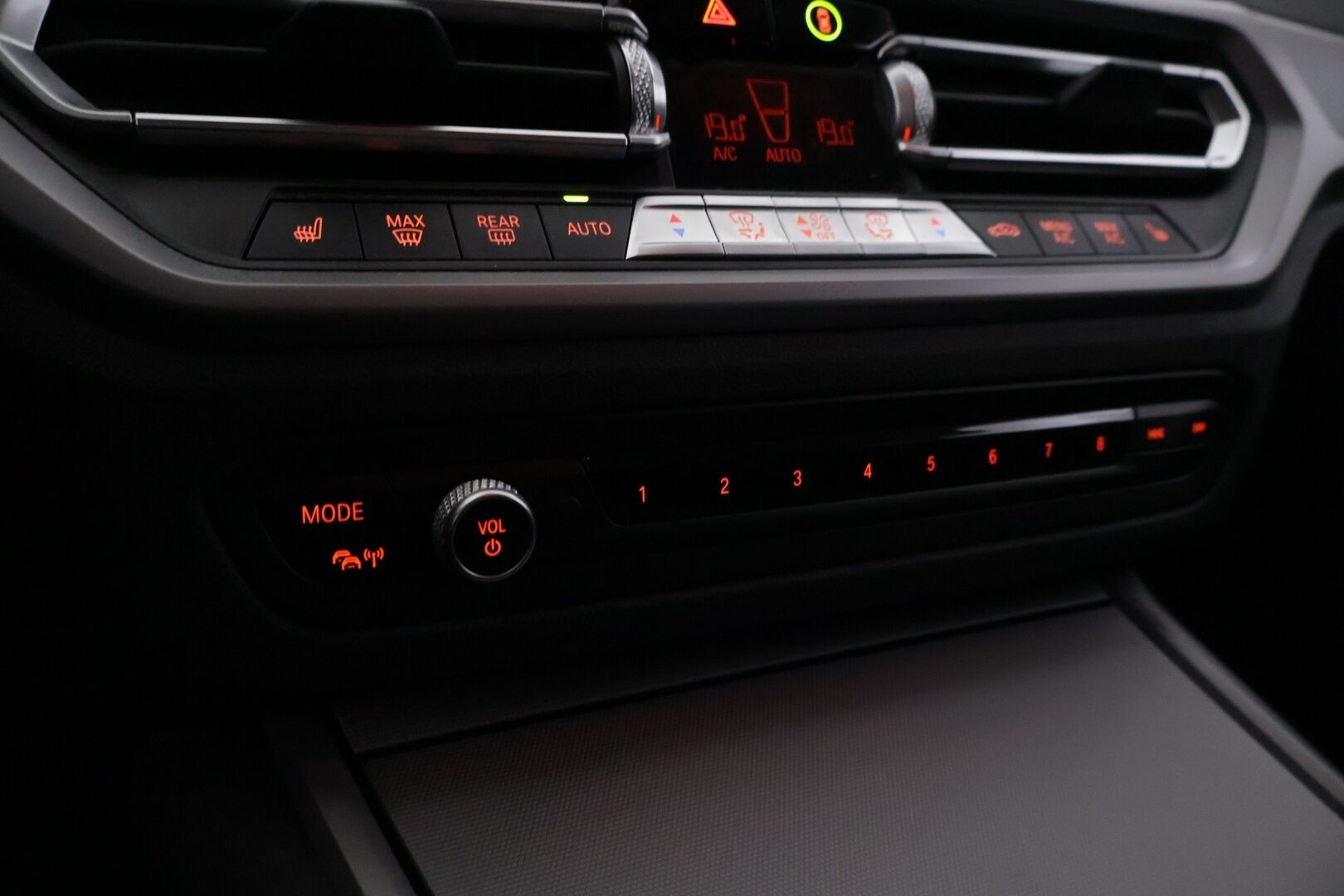 BMW 330 2021 G21 Touring 330e xDrive A Charged Edition - | ACC | H&K | Prof.Navi | P-Kamera | S-Koukku | S-Luukku | Sporttipenkit | Digimittari | Tutkat | Apple&Android |