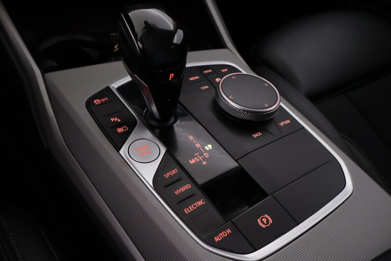 BMW 330 2021 G21 Touring 330e xDrive A Charged Edition - | ACC | H&K | Prof.Navi | P-Kamera | S-Koukku | S-Luukku | Sporttipenkit | Digimittari | Tutkat | Apple&Android |