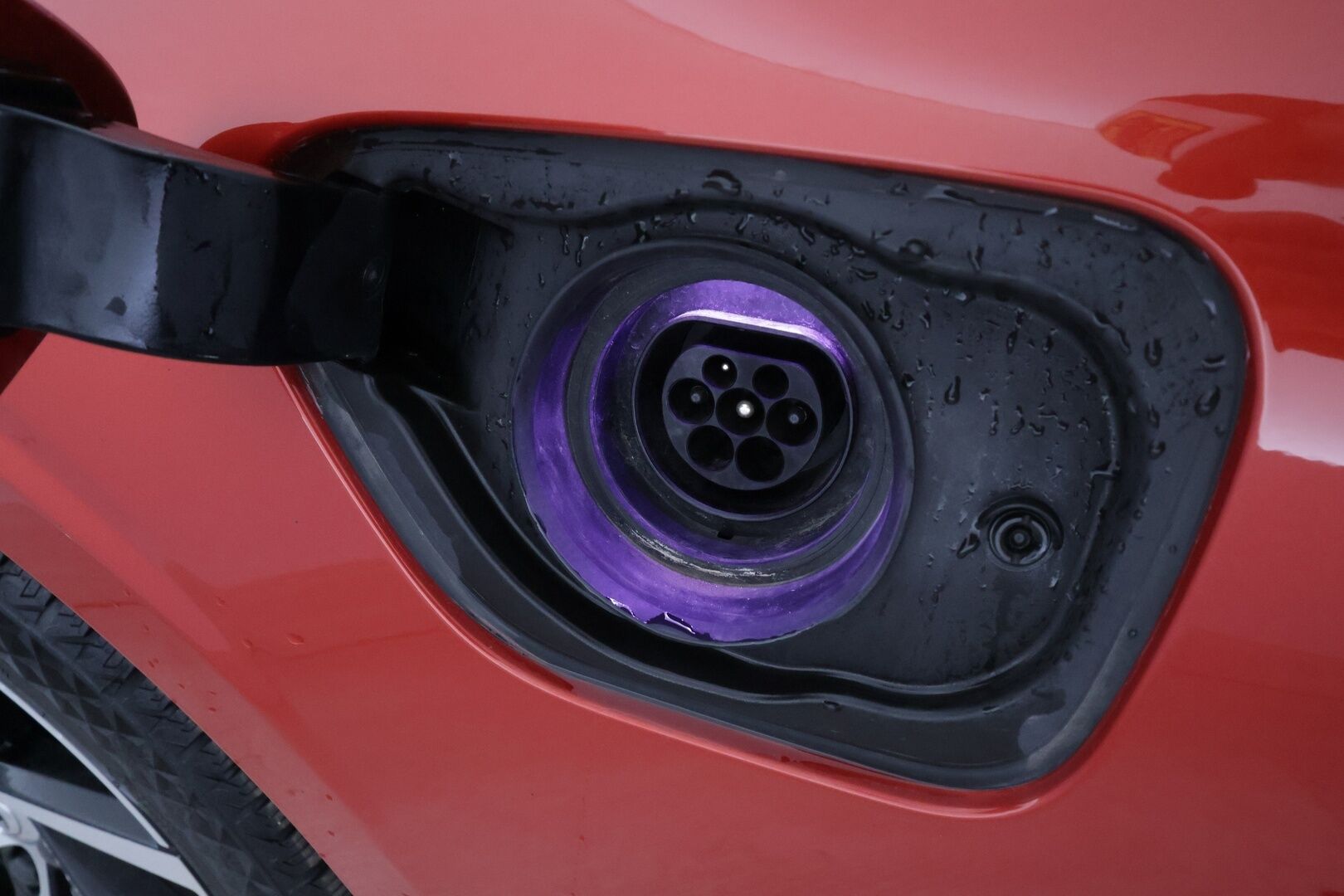 Volvo S60 2021 T8 TwE AWD Business R-Design * B&O / Webasto / Koukku / ACC / Full-LED / P.Kamera / Sportpenkki Muistilla * - Akku kuntotarkastettu / Suomi-auto / 2x Latauskaapelit / Kahdet renkaat / Merkkihuollettu! - Osta nyt, maksa vasta ensi vuonna