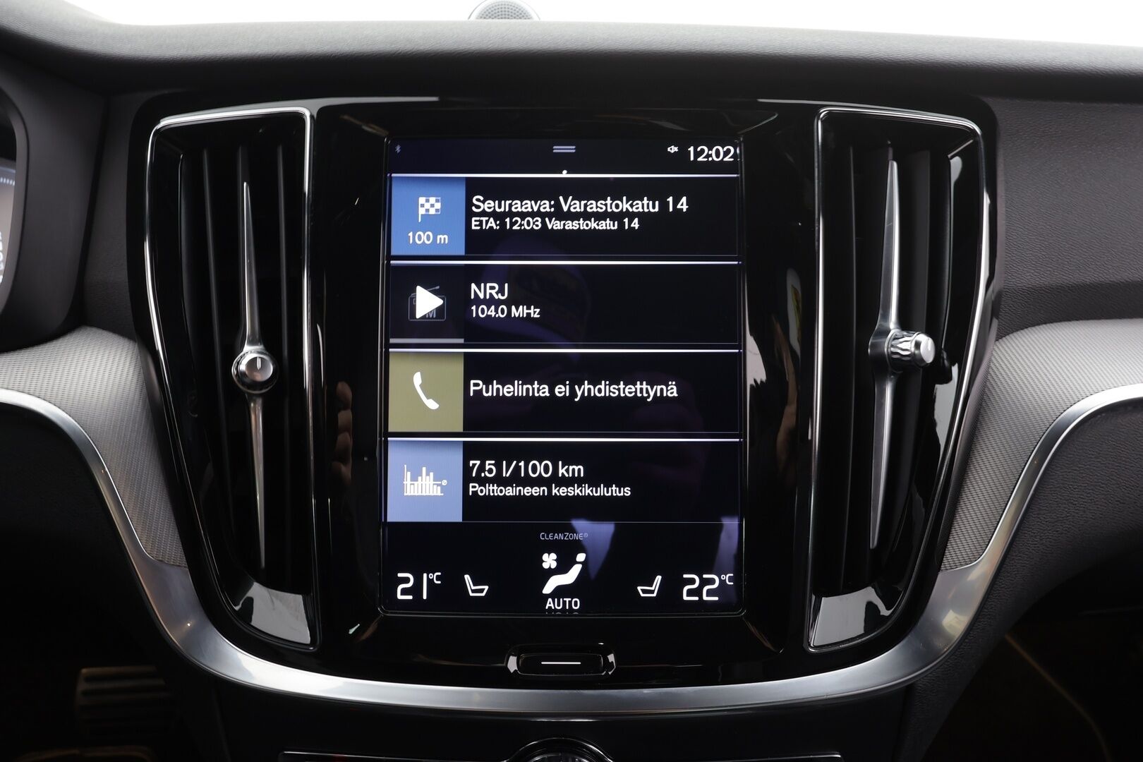 Volvo S60 2021 T8 TwE AWD Business R-Design * B&O / Webasto / Koukku / ACC / Full-LED / P.Kamera / Sportpenkki Muistilla * - Akku kuntotarkastettu / Suomi-auto / 2x Latauskaapelit / Kahdet renkaat / Merkkihuollettu! - Osta nyt, maksa vasta ensi vuonna