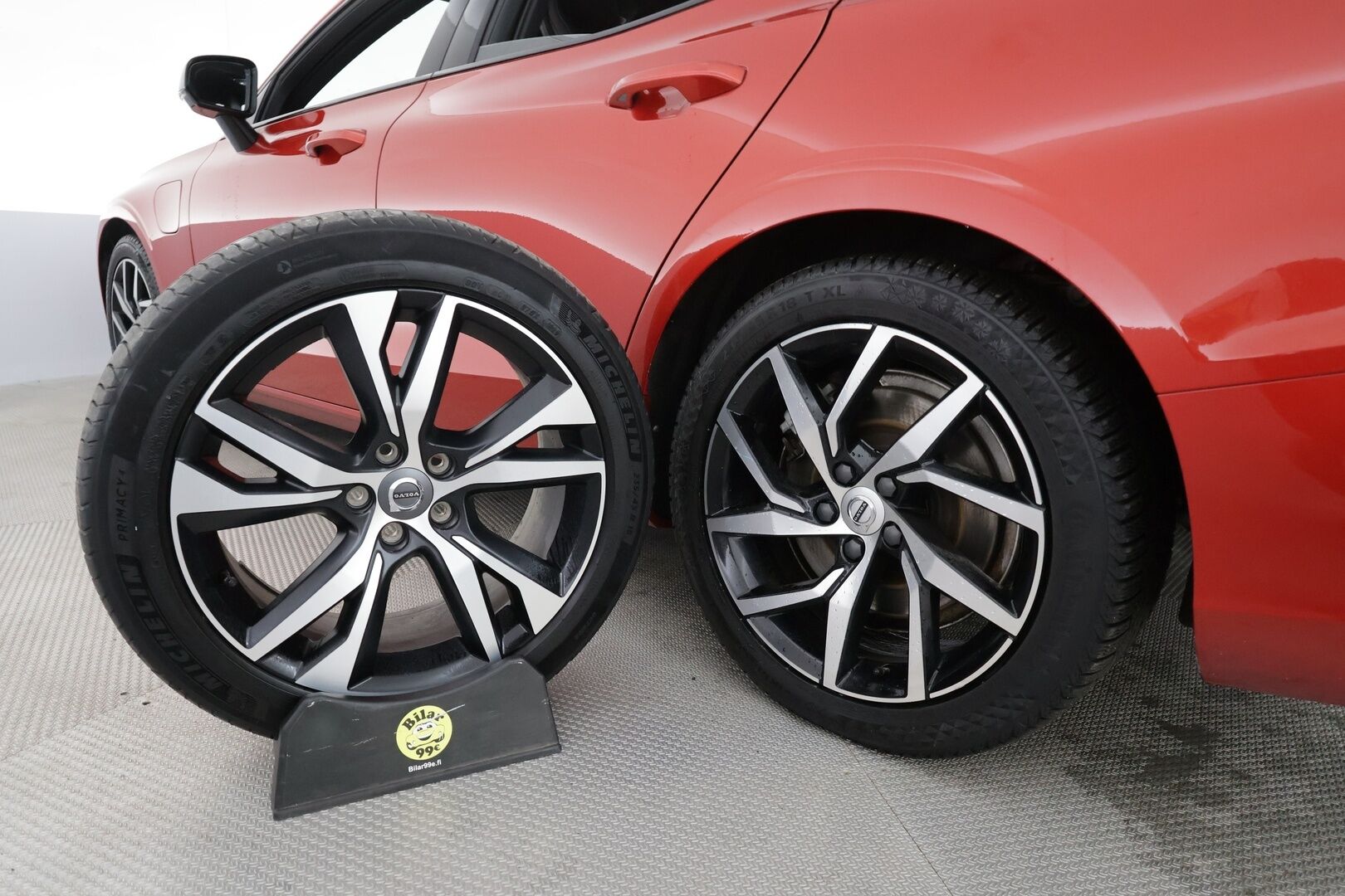 Volvo S60 2021 T8 TwE AWD Business R-Design * B&O / Webasto / Koukku / ACC / Full-LED / P.Kamera / Sportpenkki Muistilla * - Akku kuntotarkastettu / Suomi-auto / 2x Latauskaapelit / Kahdet renkaat / Merkkihuollettu! - Osta nyt, maksa vasta ensi vuonna