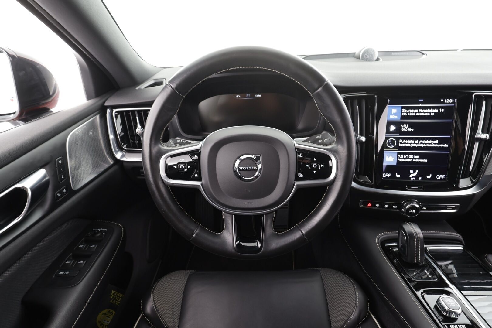 Volvo S60 2021 T8 TwE AWD Business R-Design * B&O / Webasto / Koukku / ACC / Full-LED / P.Kamera / Sportpenkki Muistilla * - Akku kuntotarkastettu / Suomi-auto / 2x Latauskaapelit / Kahdet renkaat / Merkkihuollettu! - Osta nyt, maksa vasta ensi vuonna