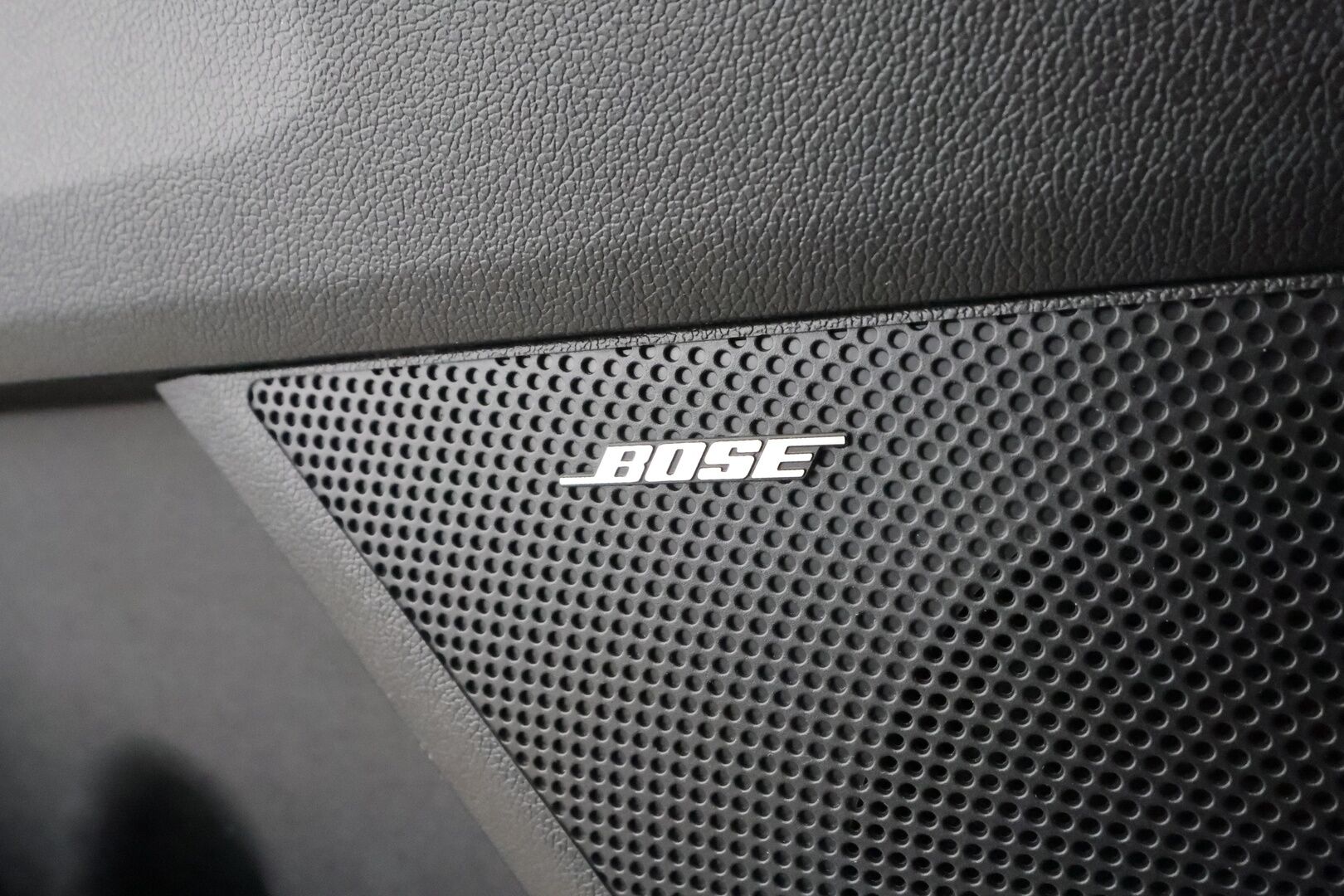 Kia Sorento 2021 1,6 T-GDI Hybrid AWD Business AT 7P * SCC / Koukku / Lohko / HUD / Panorama / 360-kamera / Bose / Muistipenkki * - Merkkihuollettu / Kahdet Renkaat