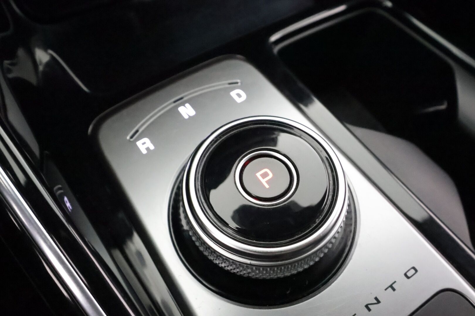 Kia Sorento 2021 1,6 T-GDI Hybrid AWD Business AT 7P * SCC / Koukku / Lohko / HUD / Panorama / 360-kamera / Bose / Muistipenkki * - Merkkihuollettu / Kahdet Renkaat