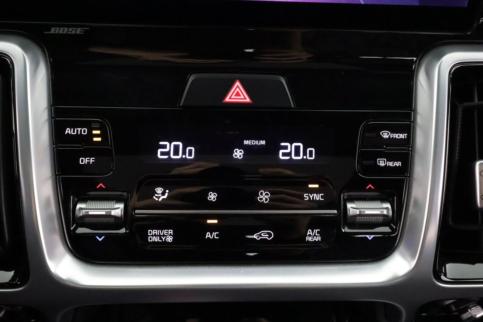 Kia Sorento 2021 1,6 T-GDI Hybrid AWD Business AT 7P * SCC / Koukku / Lohko / HUD / Panorama / 360-kamera / Bose / Muistipenkki * - Merkkihuollettu / Kahdet Renkaat