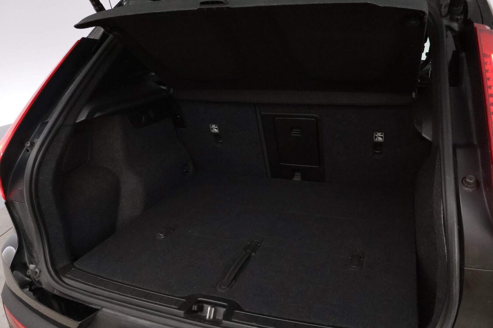 Volvo XC40 2022 Recharge Plus aut * Lämpöpumppu / Vetokoukku / Adapt.Vakkari / Peruutuskamera / Full LED / BLIS / Puolinahkasisusta - Facelift / Merkkihuollot / Juuri tullut Tampereelle!