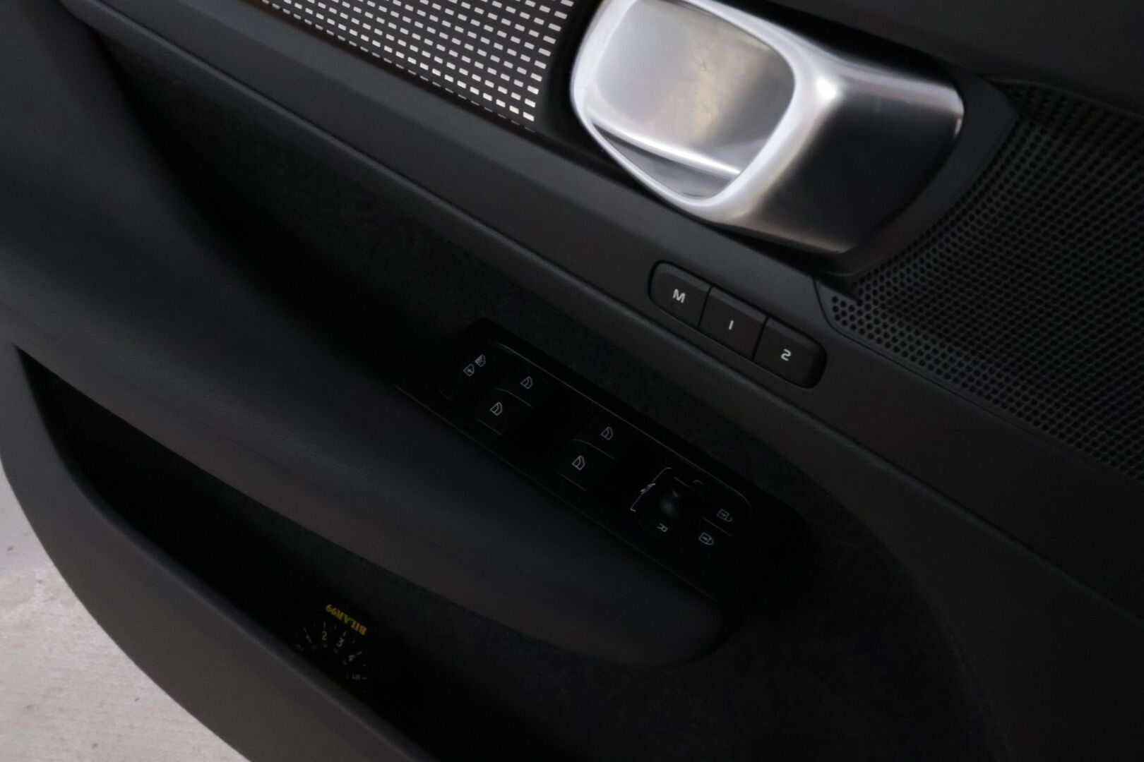 Volvo XC40 2022 Recharge Plus aut * Lämpöpumppu / Vetokoukku / Adapt.Vakkari / Peruutuskamera / Full LED / BLIS / Puolinahkasisusta - Facelift / Merkkihuollot / Juuri tullut Tampereelle!