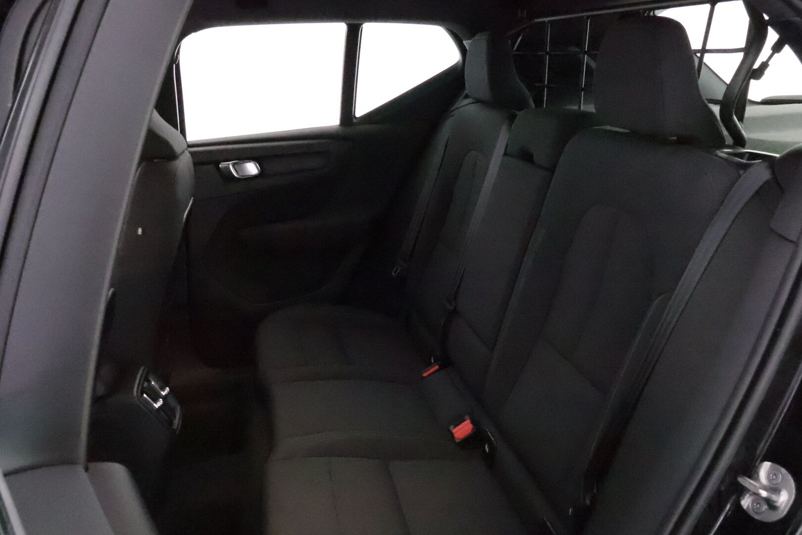 Volvo XC40 2022 Recharge Plus aut * Lämpöpumppu / Vetokoukku / Adapt.Vakkari / Peruutuskamera / Full LED / BLIS / Puolinahkasisusta - Facelift / Merkkihuollot / Juuri tullut Tampereelle!