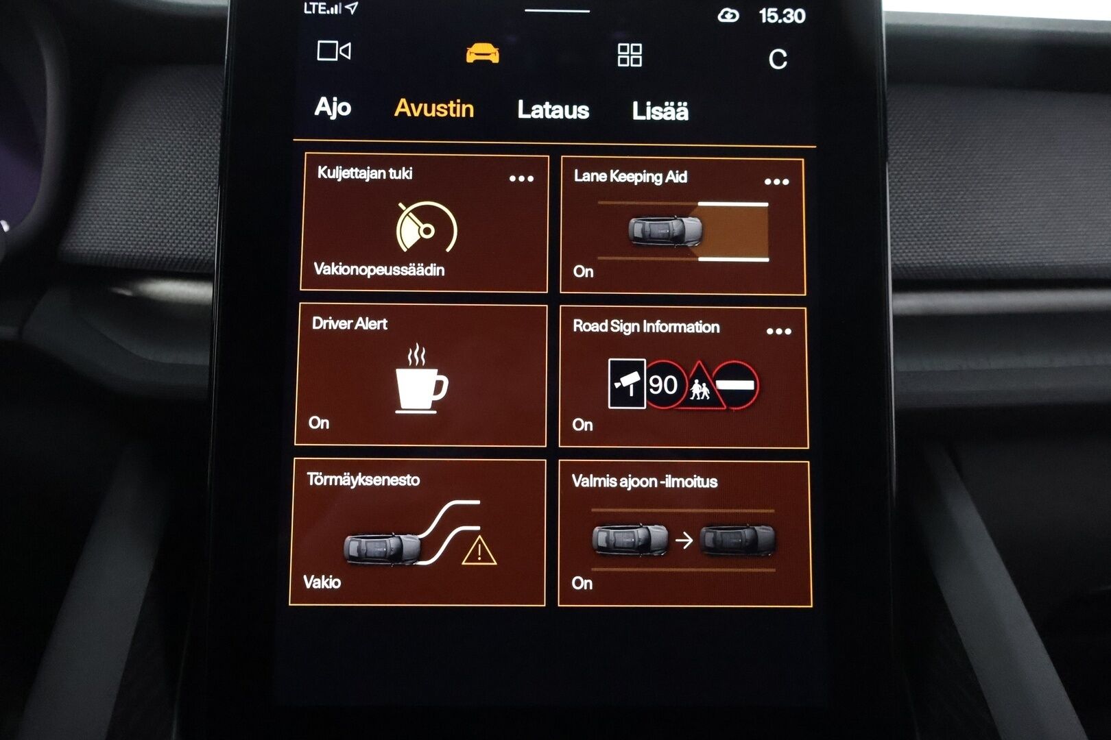 POLESTAR 2 2022 Long Range AWD Plus 78 kWh *Lämpöpumppu / Harman/Kardon / Lasikatto / P-kamera / Sporttipenkki Muistilla / KeylessGo* - 3,99 % KORKOTARJOUS TÄHÄN AUTOON - Vakkari / Kaistavahti / 2x renkaat ja vanteet / Vähän ajettu