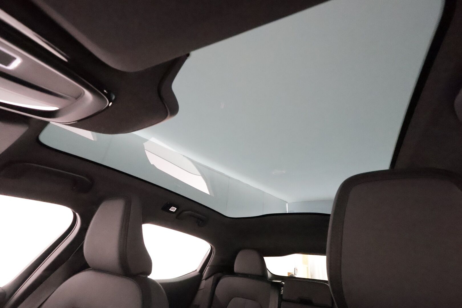 POLESTAR 2 2021 Long Range Dual Motor, 300kW ** Pilot&Plus / Lasikatto / 360° Kamera / Adapt.Vakkari / Pixel-LED * - Harman/Kardon / Akku kuntotarkastettu / Digimittaristo / Kaistavahti / KeylessGo 