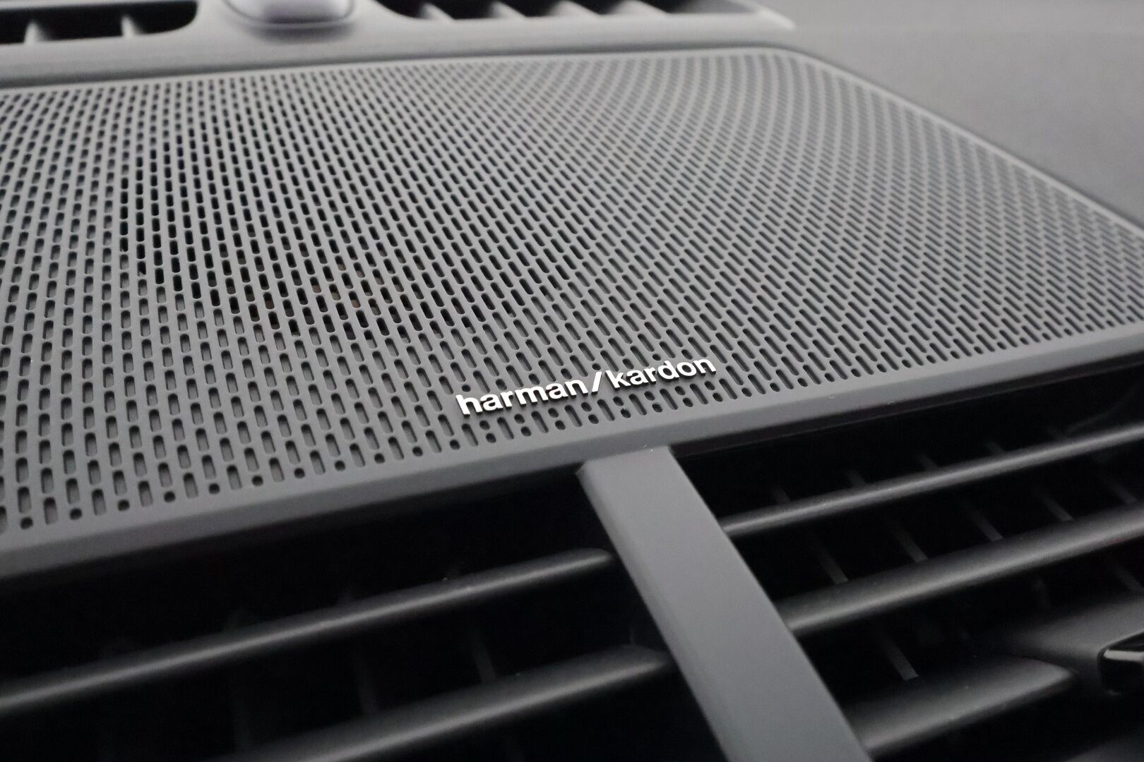 POLESTAR 2 2021 Long Range Dual Motor, 300kW ** Pilot&Plus / Lasikatto / 360° Kamera / Adapt.Vakkari / Pixel-LED * - Harman/Kardon / Akku kuntotarkastettu / Digimittaristo / Kaistavahti / KeylessGo 