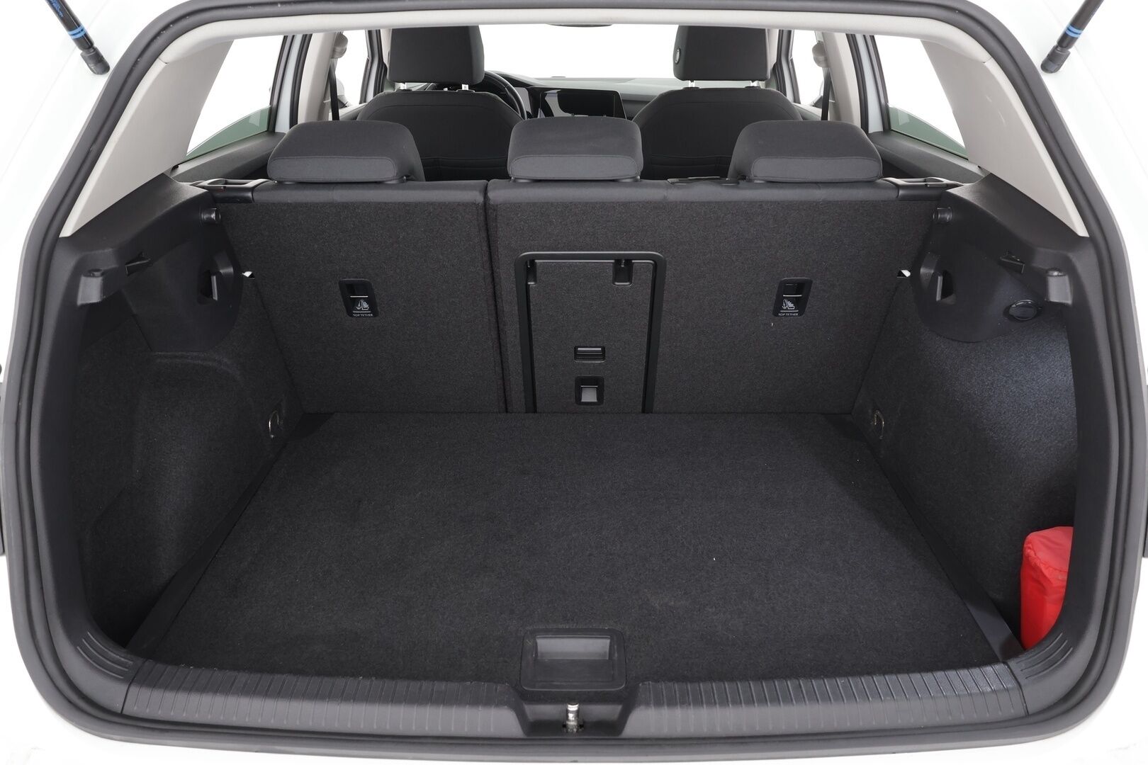 Volkswagen Golf 2021 1,0 TSI 81 kW * Webasto / ACC / LED / P.tutkat / Navi / Kaistavahti / Digimittaristo / Ambient-valot * - *Suomi-auto / Kahdet renkaat / Upeasti varusteltu Manuaali *