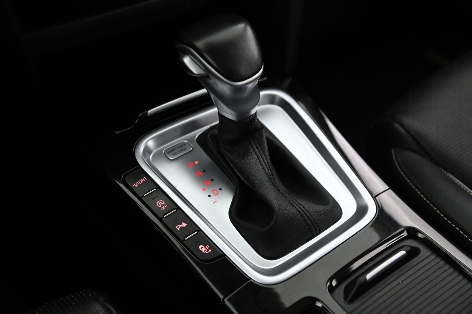 Kia XCeed 2020 1,6 T-GDI ISG 204hv Business Premium DCT AT* ACC / JBL / Panorama /  Sähkösäätöinen kuljettajan istuin muistilla / P. Kamera / Navi / - *Suomi-auto / 2-renkaat / Älypuhelimen langaton lataus / LED-ajovalot / Nahkaverhoilu*