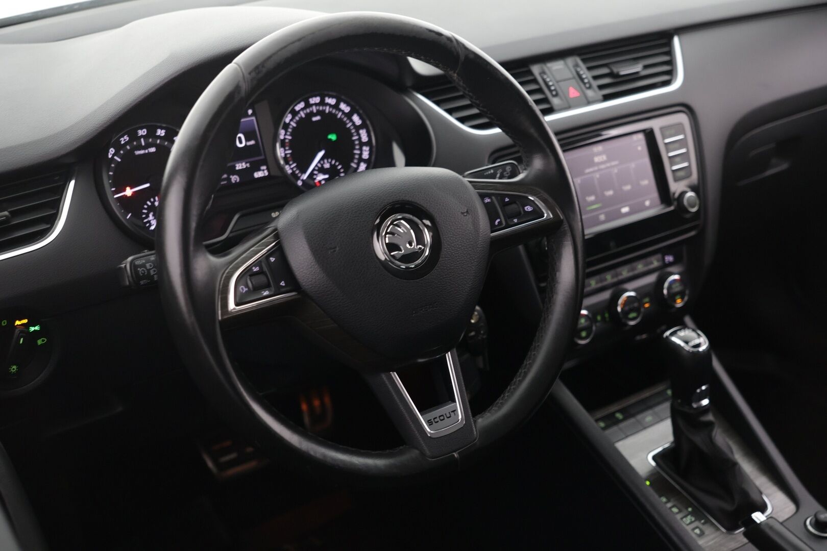 Skoda Octavia 2016 Combi 2,0 TDI 184 4x4 Scout DSG Autom. - Webasto | Vakkari | Bluetooth | P. tutkat | Koukku