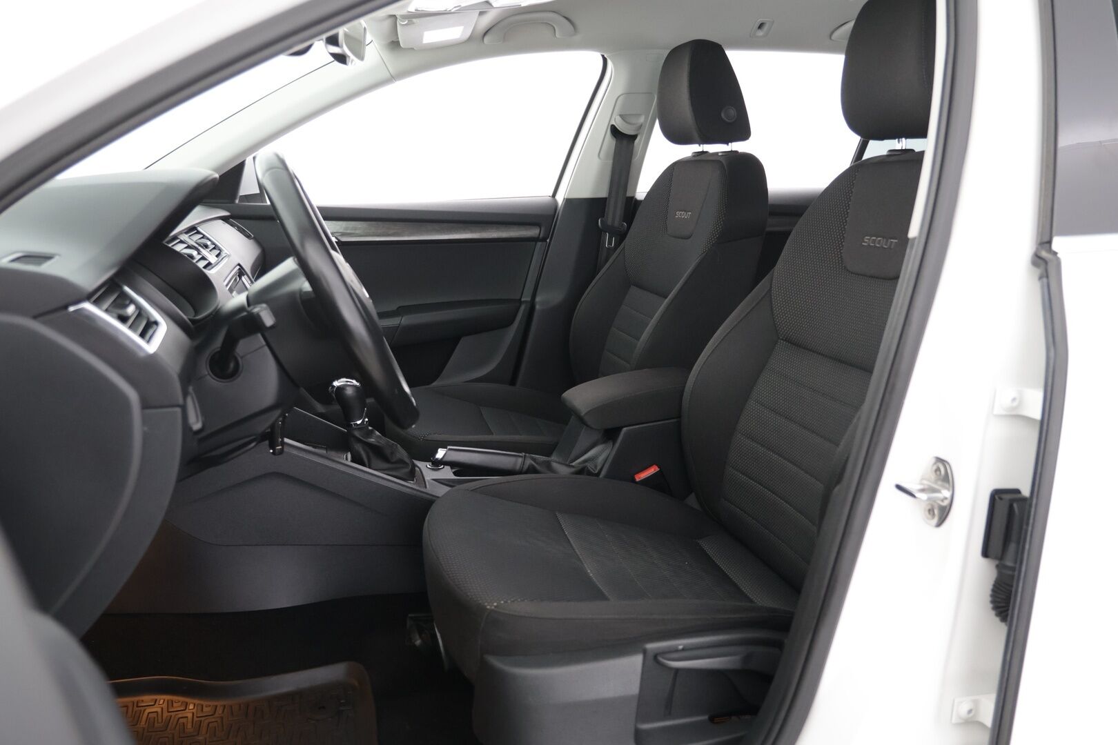Skoda Octavia 2016 Combi 2,0 TDI 184 4x4 Scout DSG Autom. - Webasto | Vakkari | Bluetooth | P. tutkat | Koukku