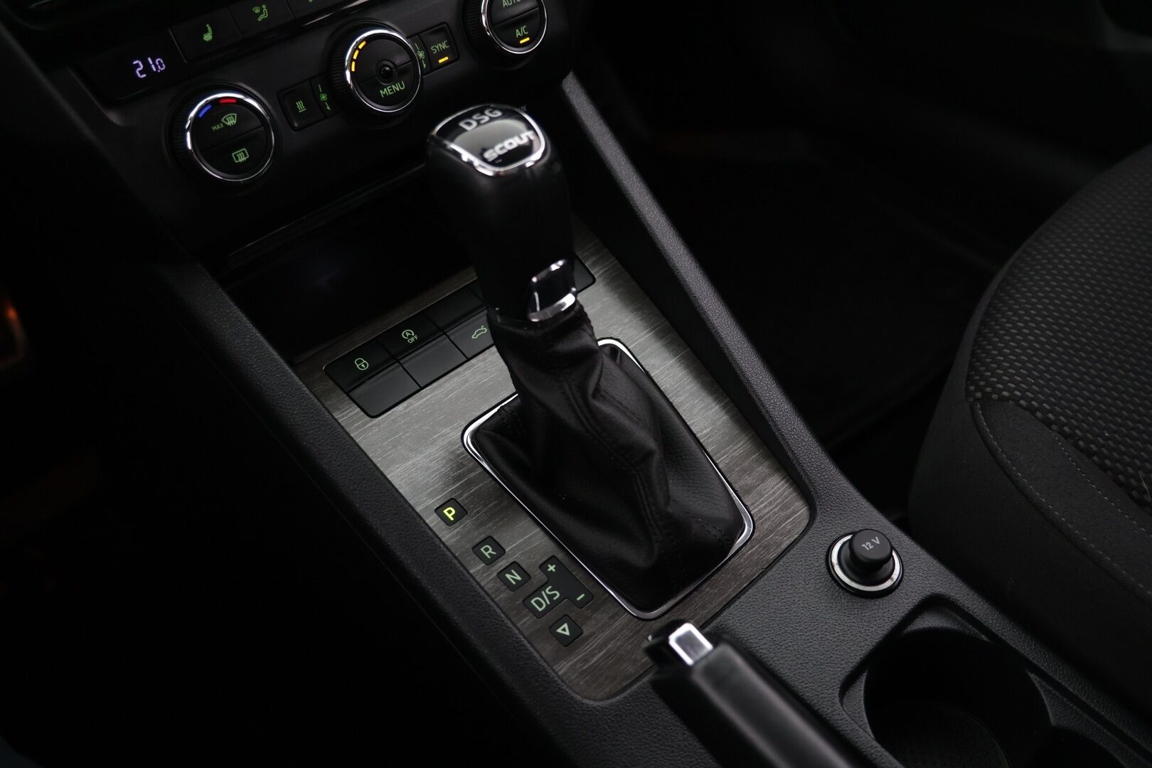 Skoda Octavia 2016 Combi 2,0 TDI 184 4x4 Scout DSG Autom. - Webasto | Vakkari | Bluetooth | P. tutkat | Koukku