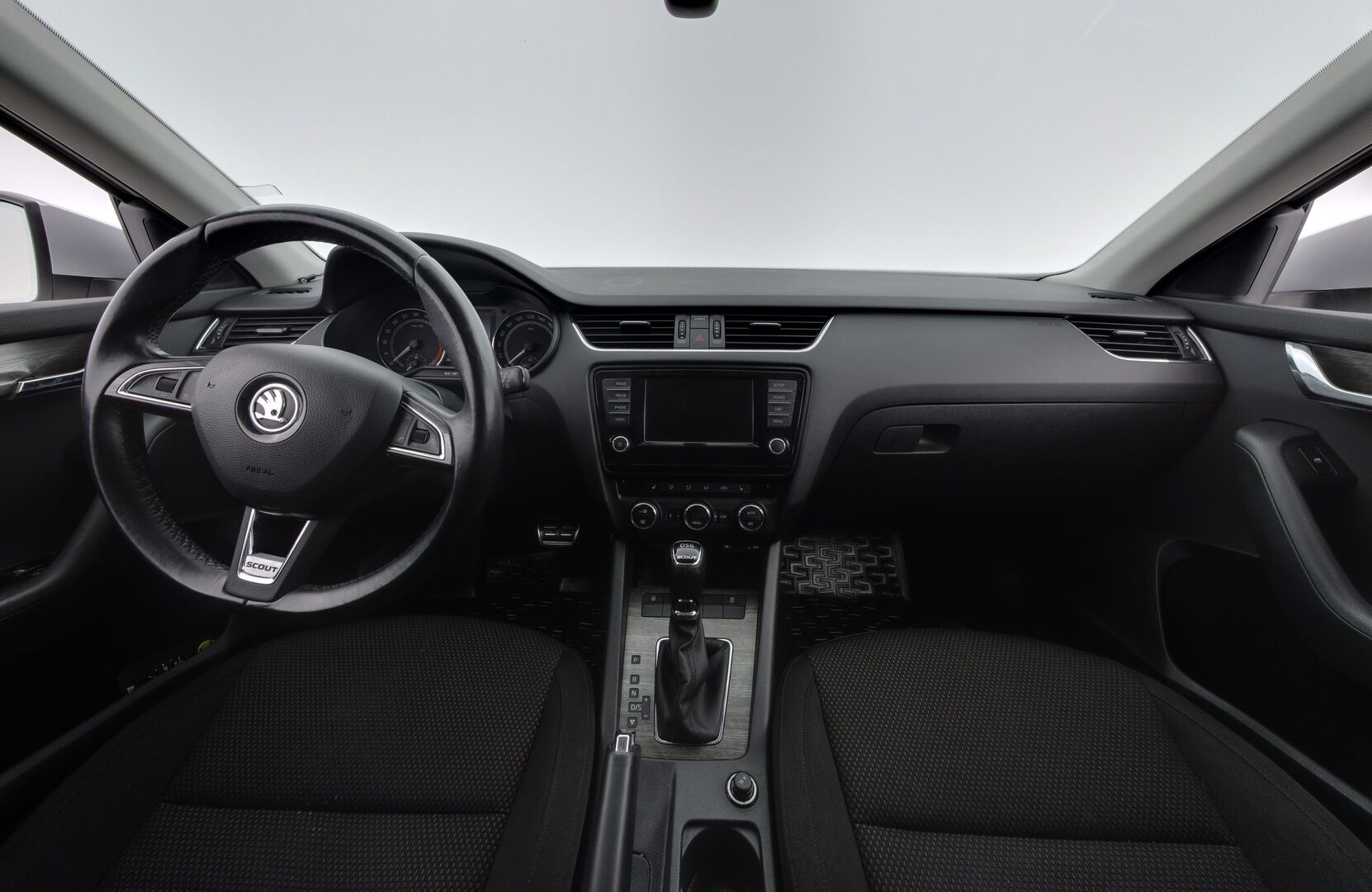 Skoda Octavia 2016 Combi 2,0 TDI 184 4x4 Scout DSG Autom. / Webasto / Vakkari / Bluetooth / P. tutkat / Koukku - 2x Skodan aluvanteet / Siisti yksilö / Hyvin pidetty - HULLUT AVAJAISHULINAT KORKOTARJOUS 3,29 %