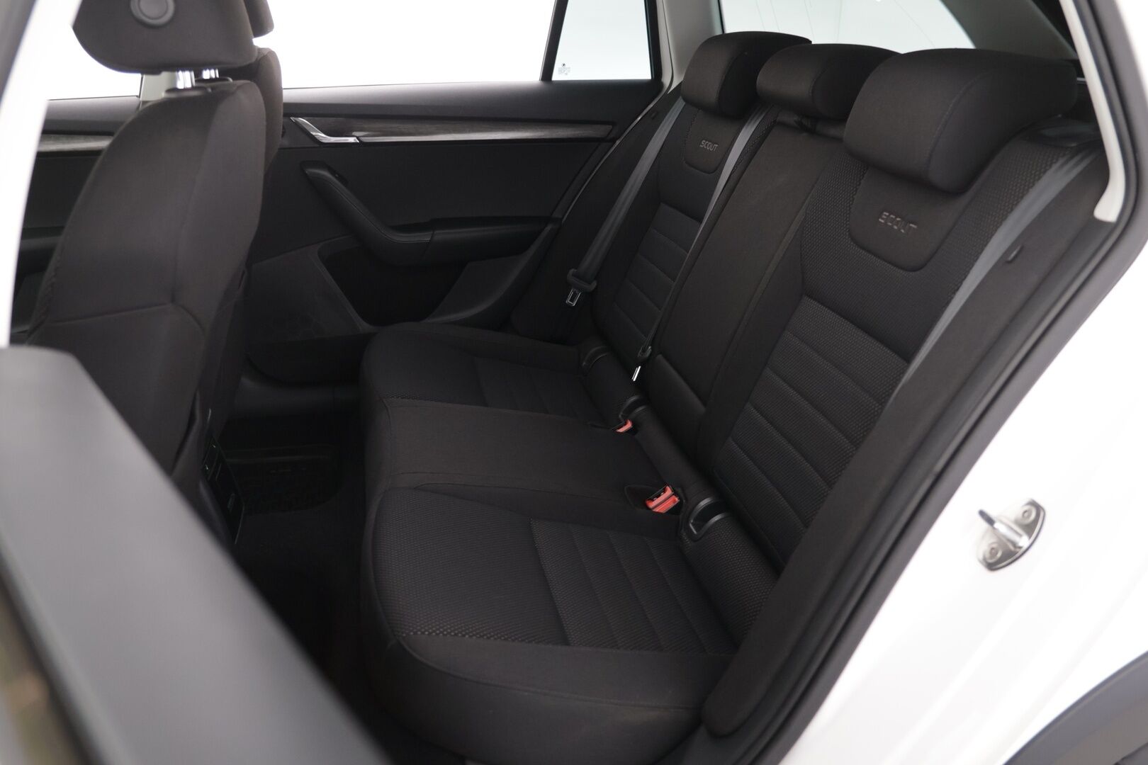 Skoda Octavia 2016 Combi 2,0 TDI 184 4x4 Scout DSG Autom. - Webasto | Vakkari | Bluetooth | P. tutkat | Koukku