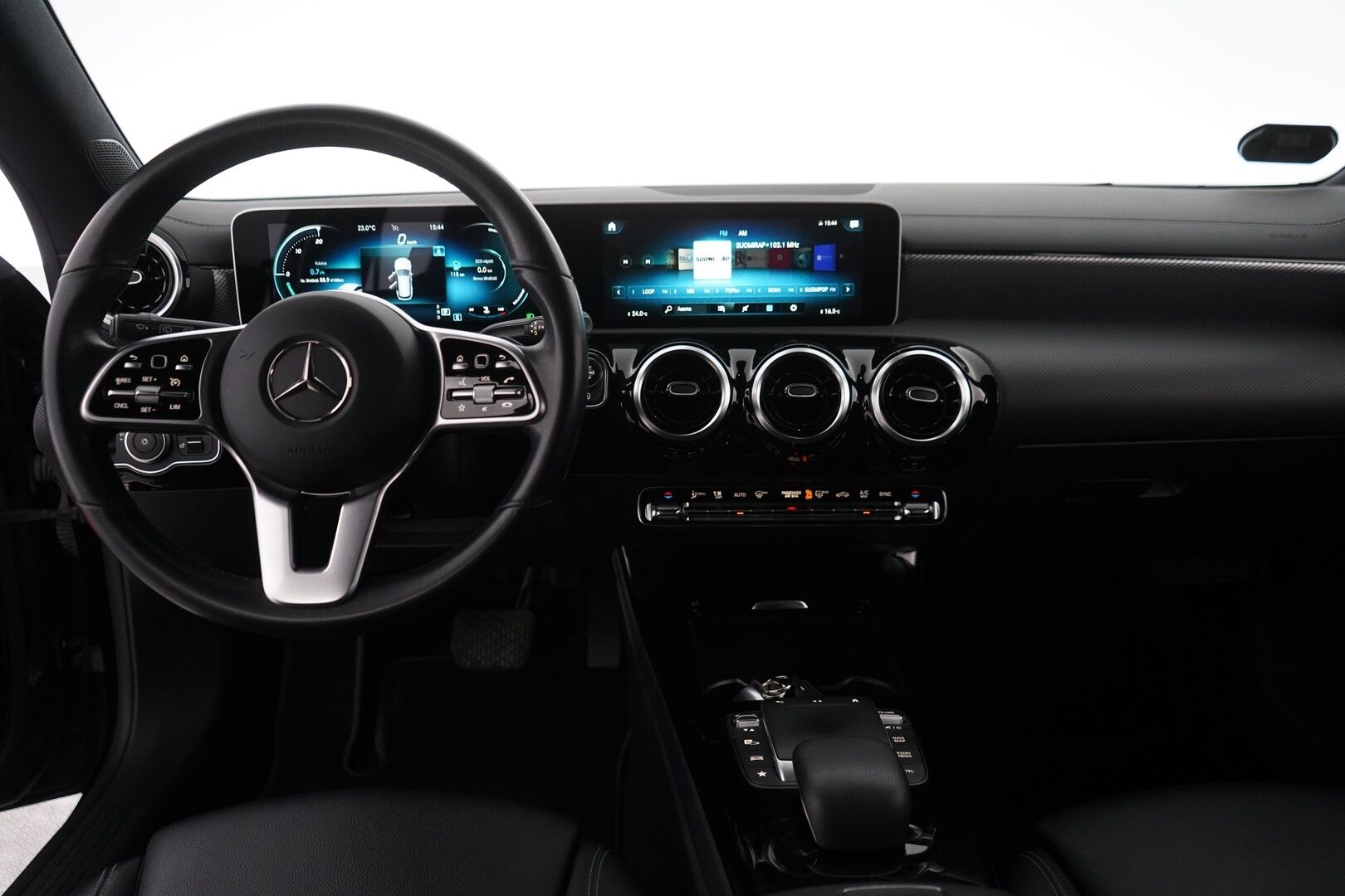 Mercedes-Benz CLA 2020 200 d 4MATIC A Shooting Brake Business Progressive * Vakkari / Kamera / Lohko / Koukku / Tutkat * - Kahdet Mercedeksen vanteet / Merkkihuollettu 
