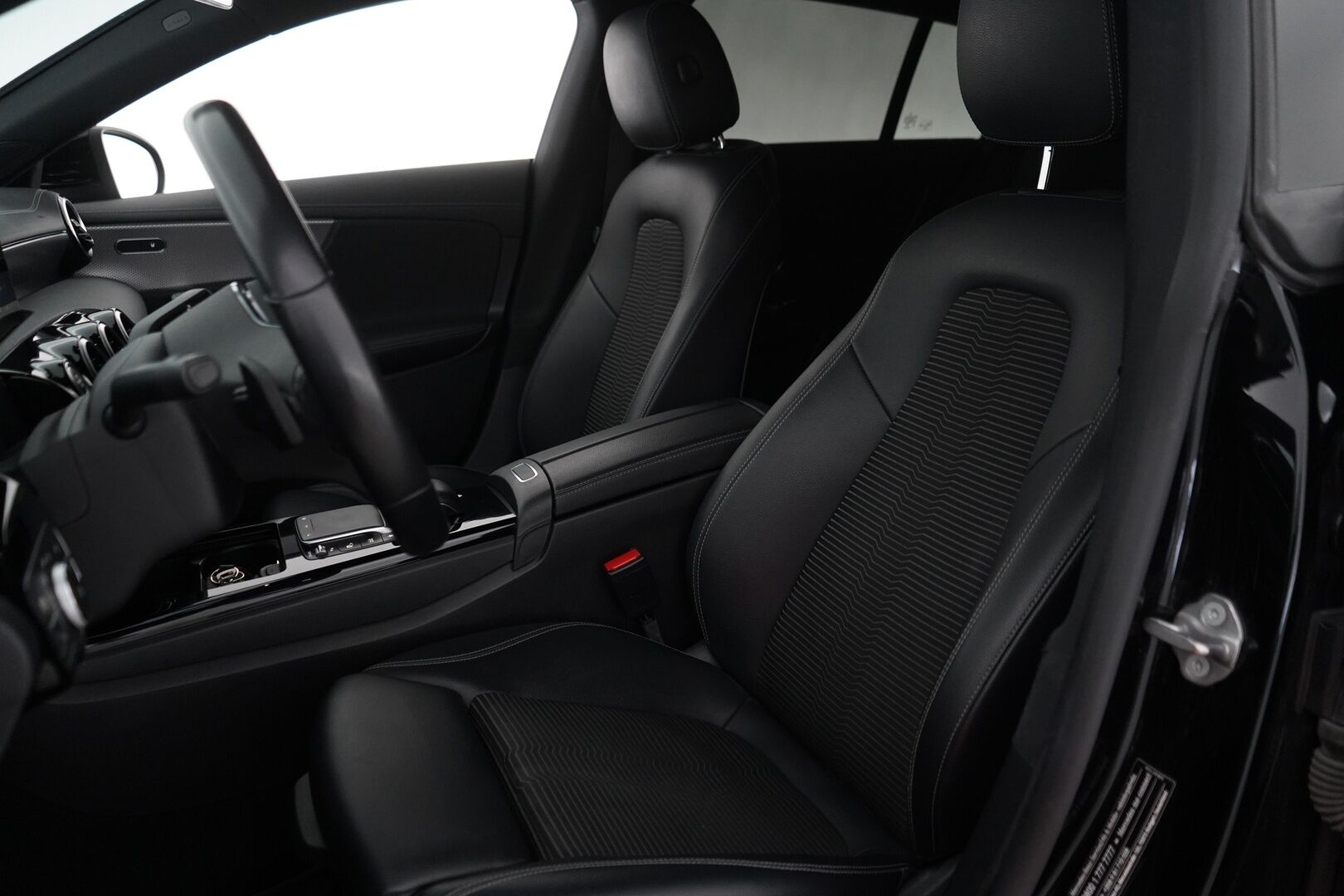 Mercedes-Benz CLA 2020 200 d 4MATIC A Shooting Brake Business Progressive * Vakkari / Kamera / Lohko / Koukku / Tutkat * - Kahdet Mercedeksen vanteet / Merkkihuollettu 